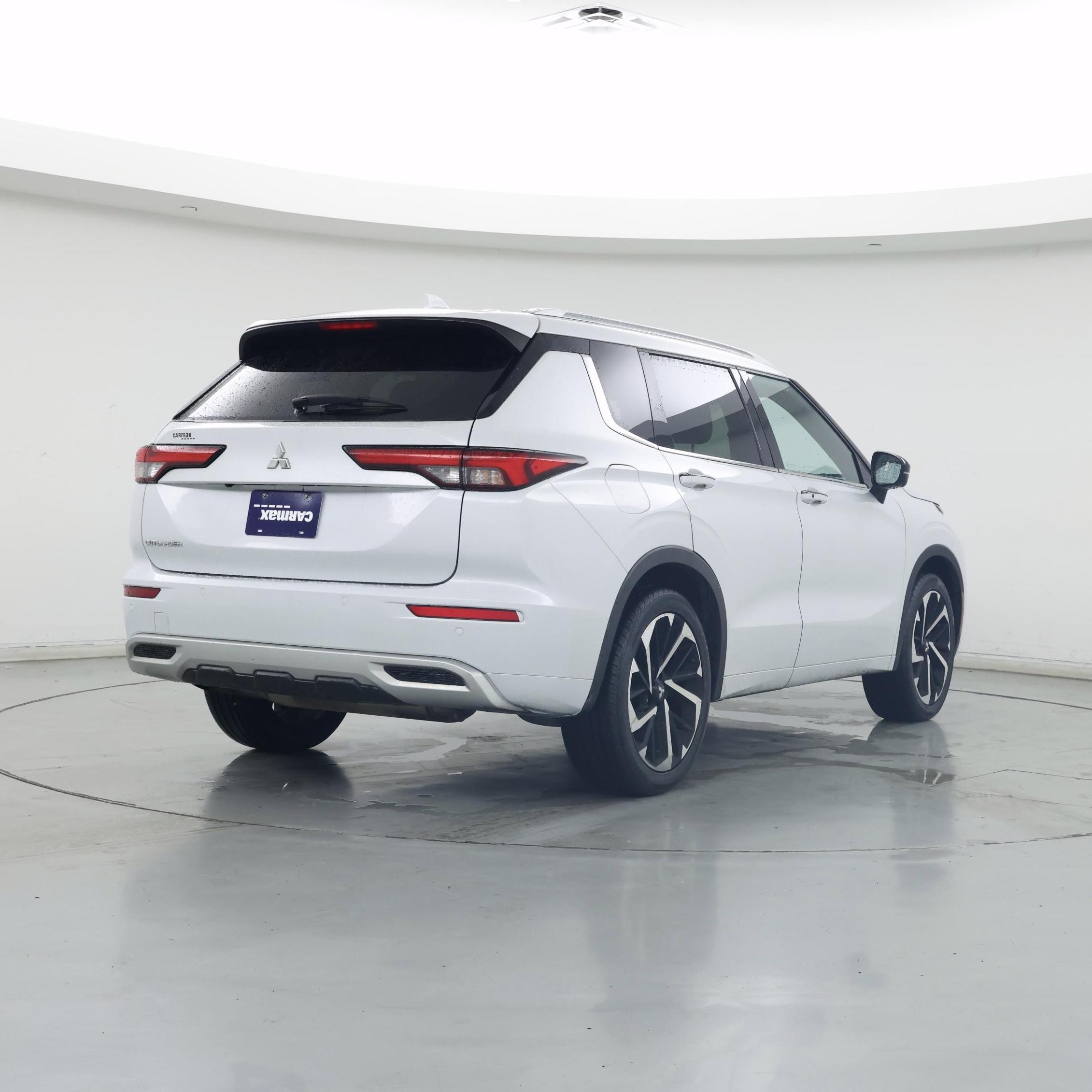 Thumbnail: 2022 Mitsubishi Outlander - 8