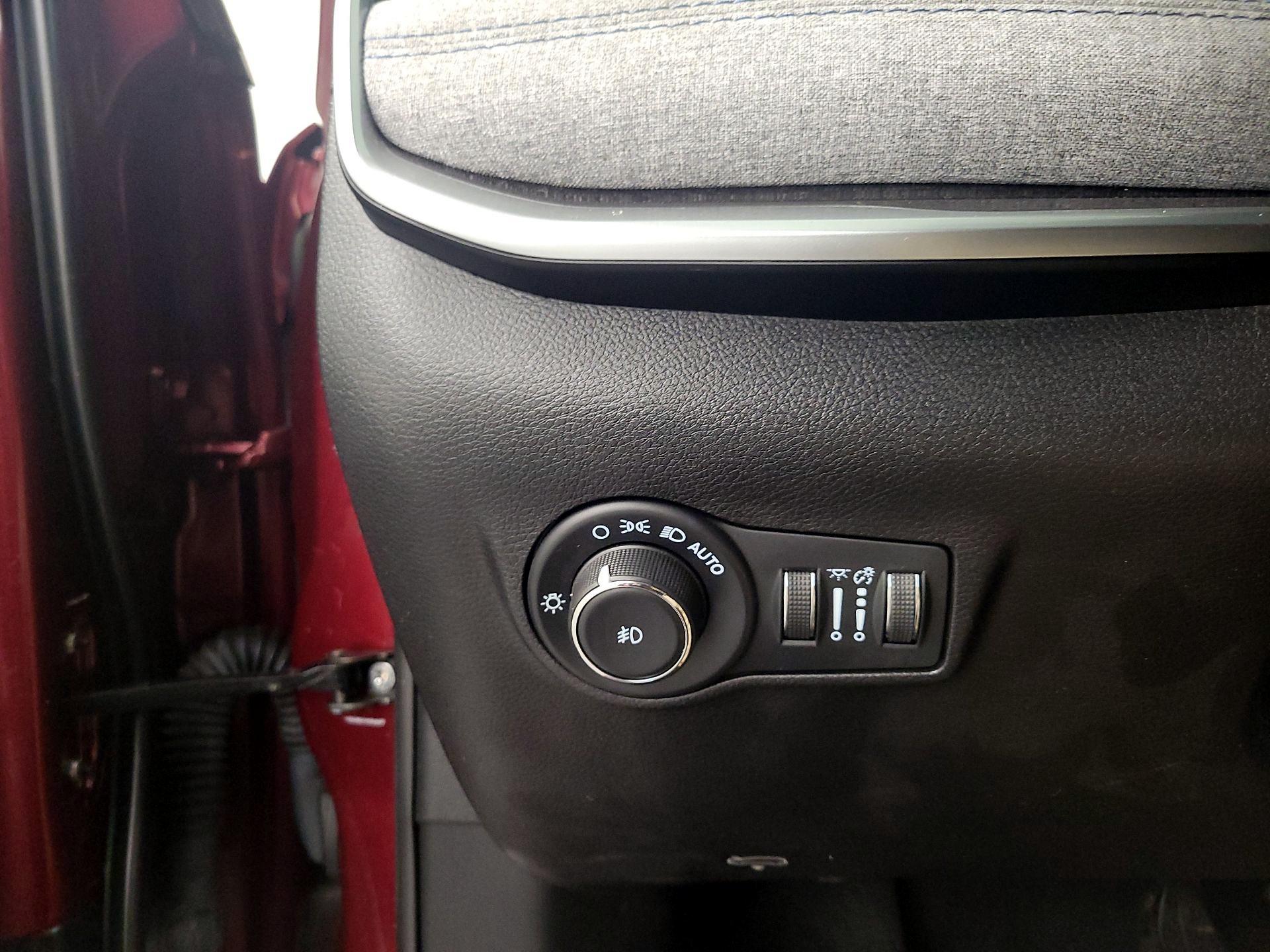 Thumbnail: 2022 Jeep Compass - 13
