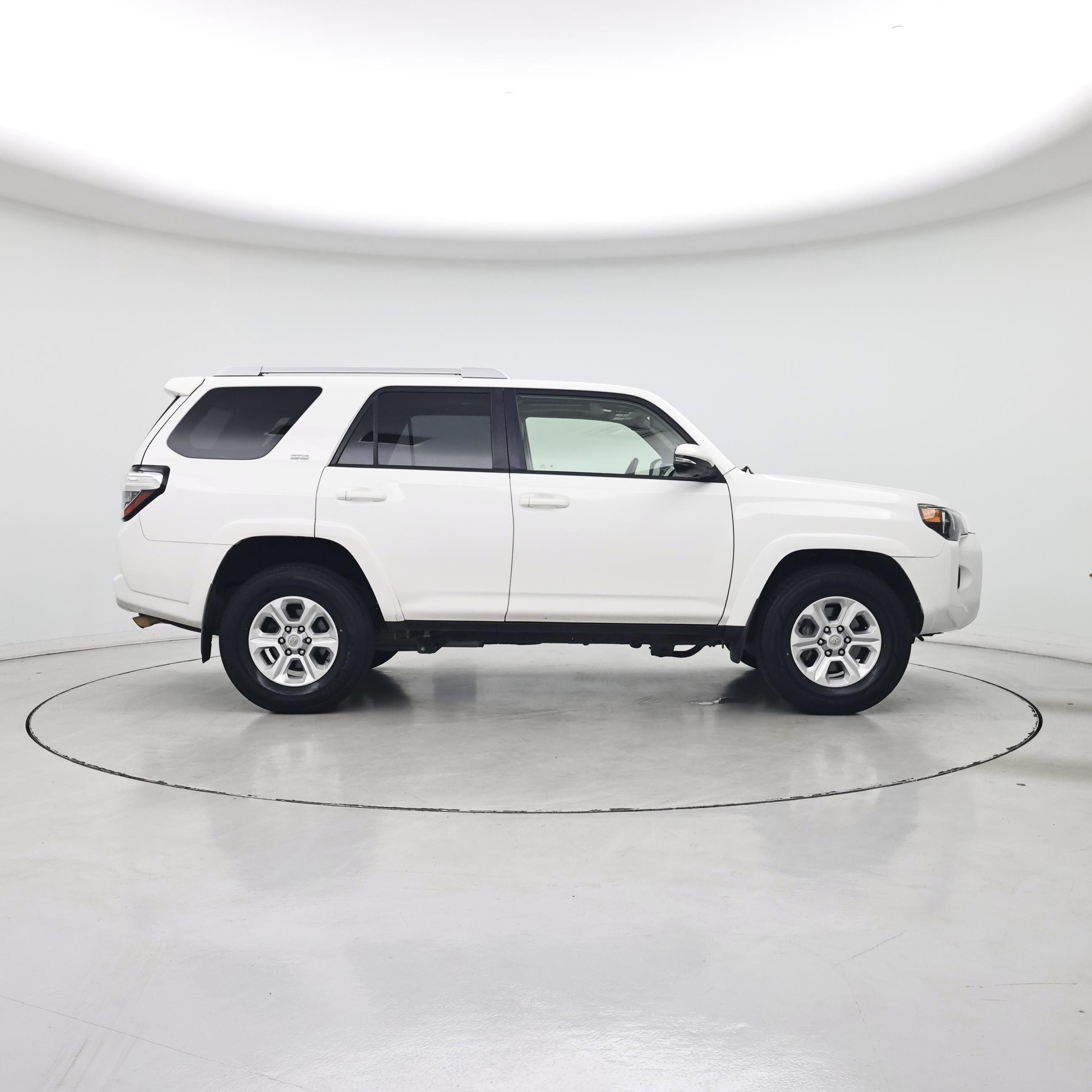 Thumbnail: 2016 Toyota 4Runner - 7