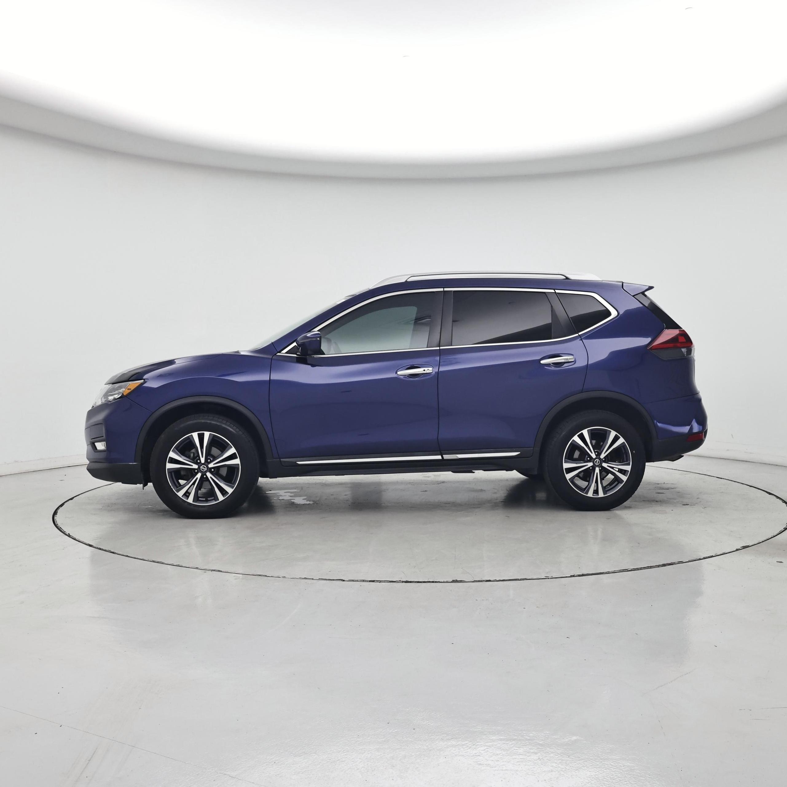 Thumbnail: 2018 Nissan Rogue - 3