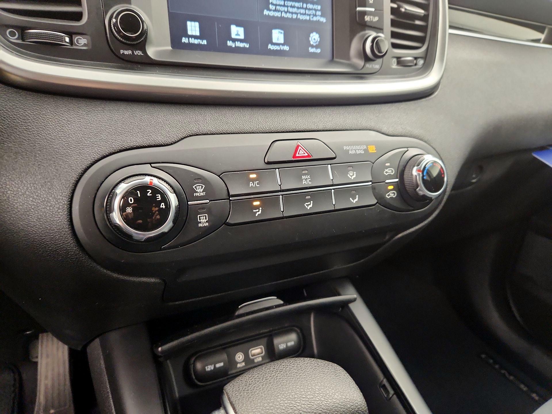 Thumbnail: 2019 Kia Sorento - 16