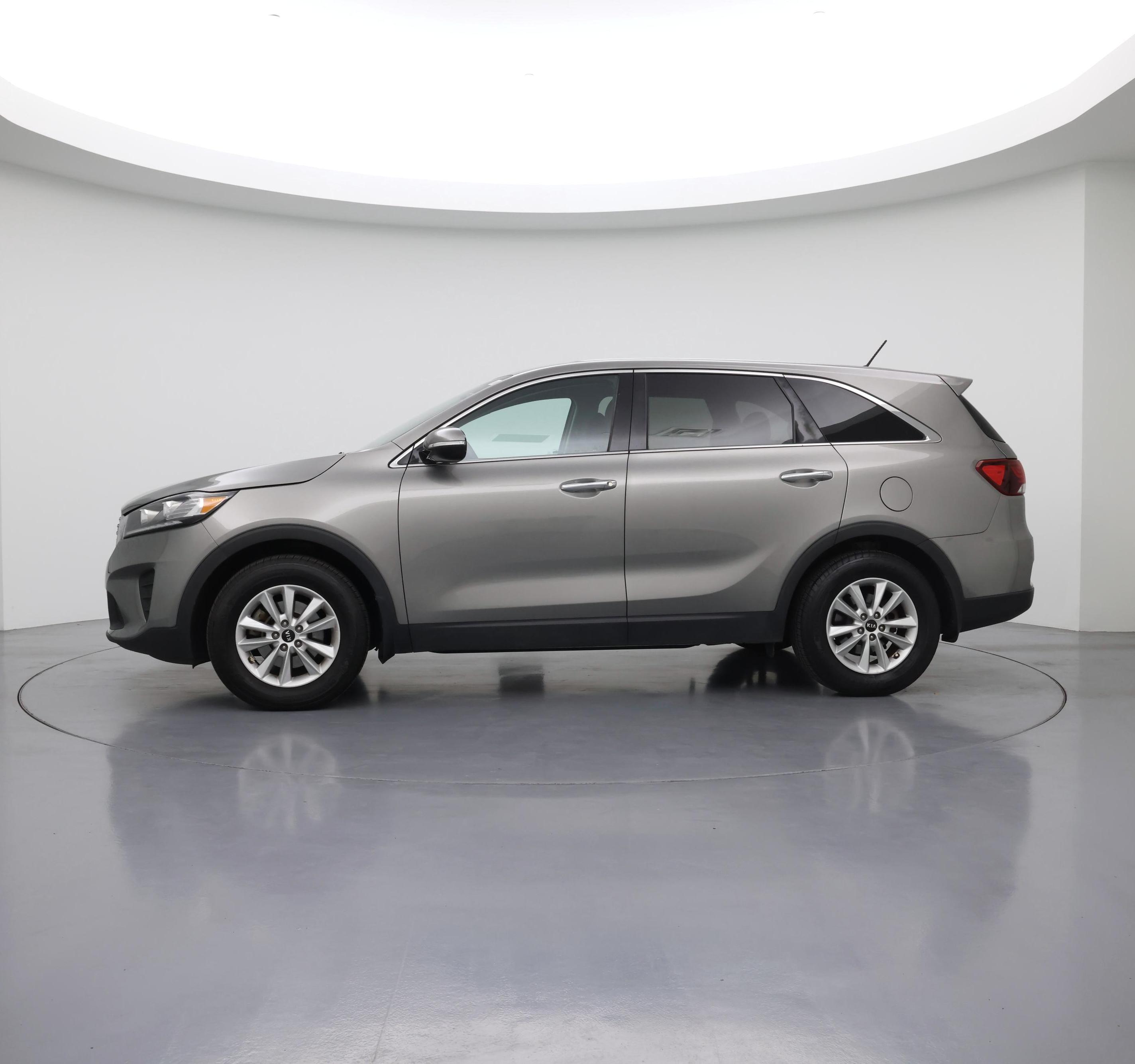 Thumbnail: 2019 Kia Sorento - 3