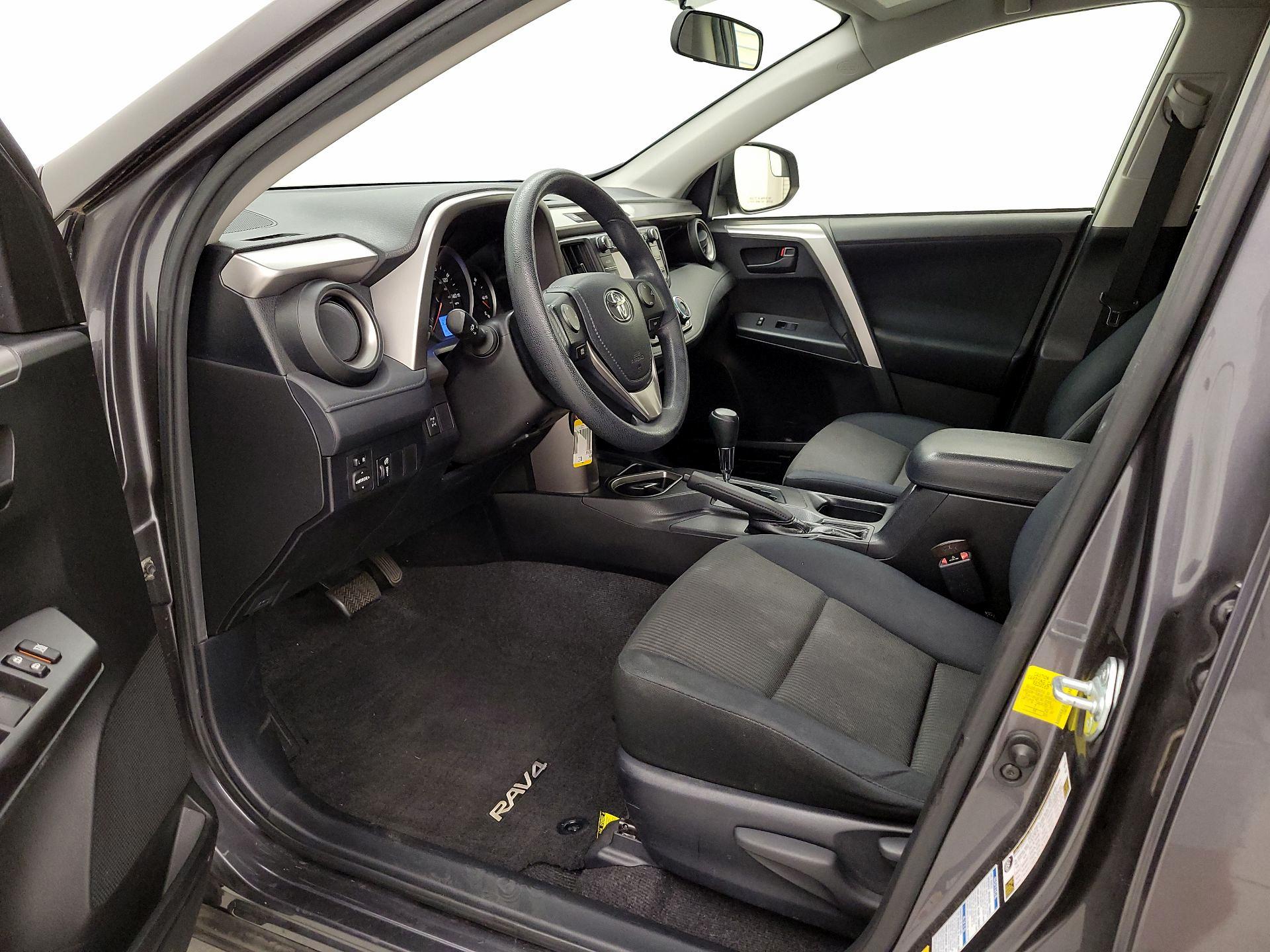 Thumbnail: 2016 Toyota RAV4 - 11