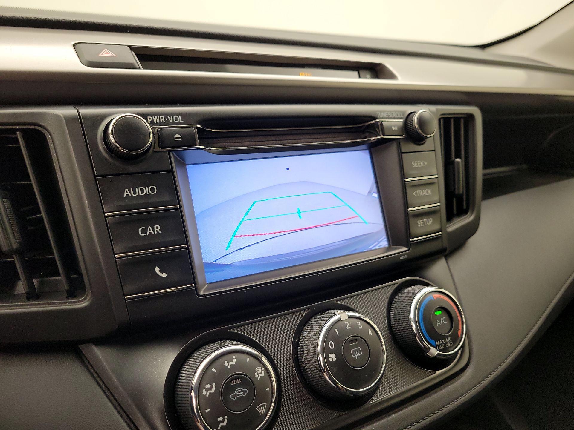 Thumbnail: 2016 Toyota RAV4 - 14