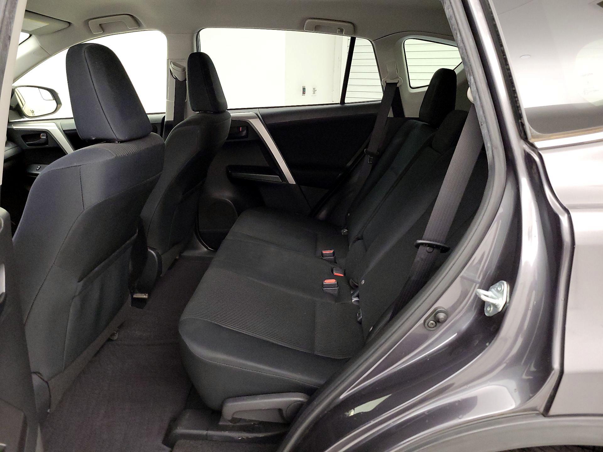 Thumbnail: 2016 Toyota RAV4 - 19