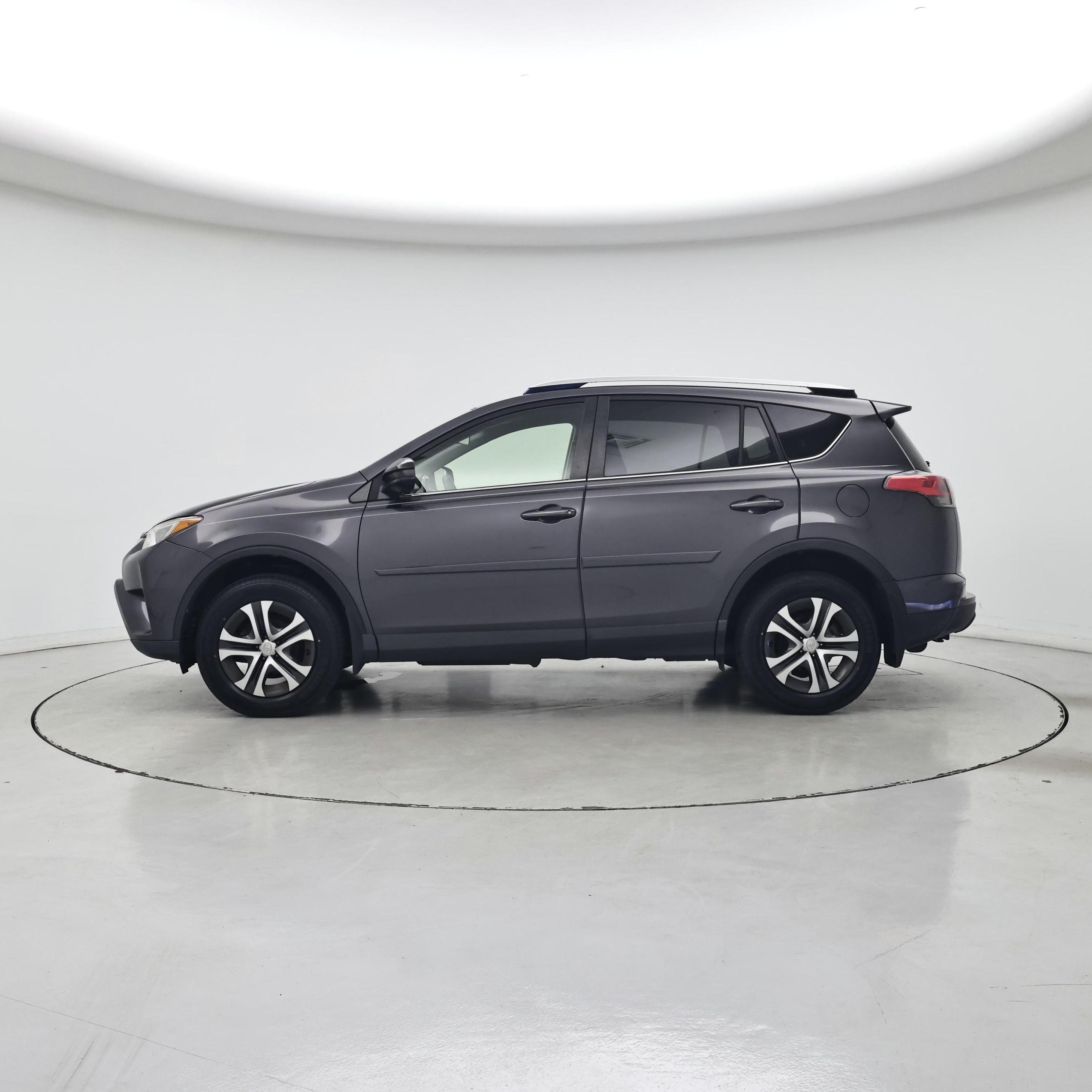 Thumbnail: 2016 Toyota RAV4 - 3