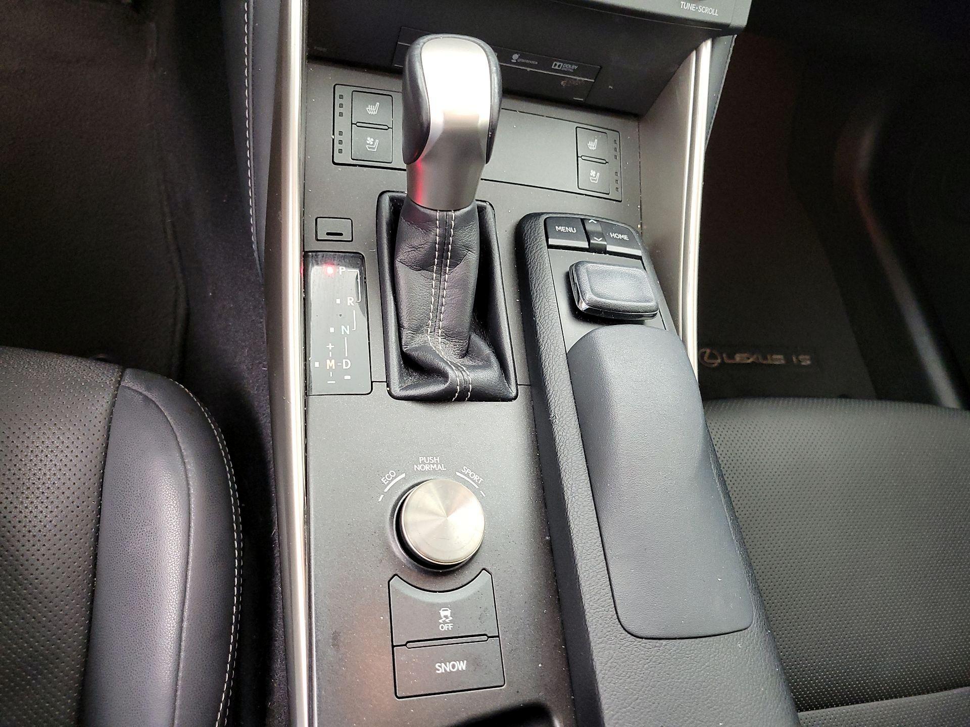 Thumbnail: 2016 Lexus IS - 18