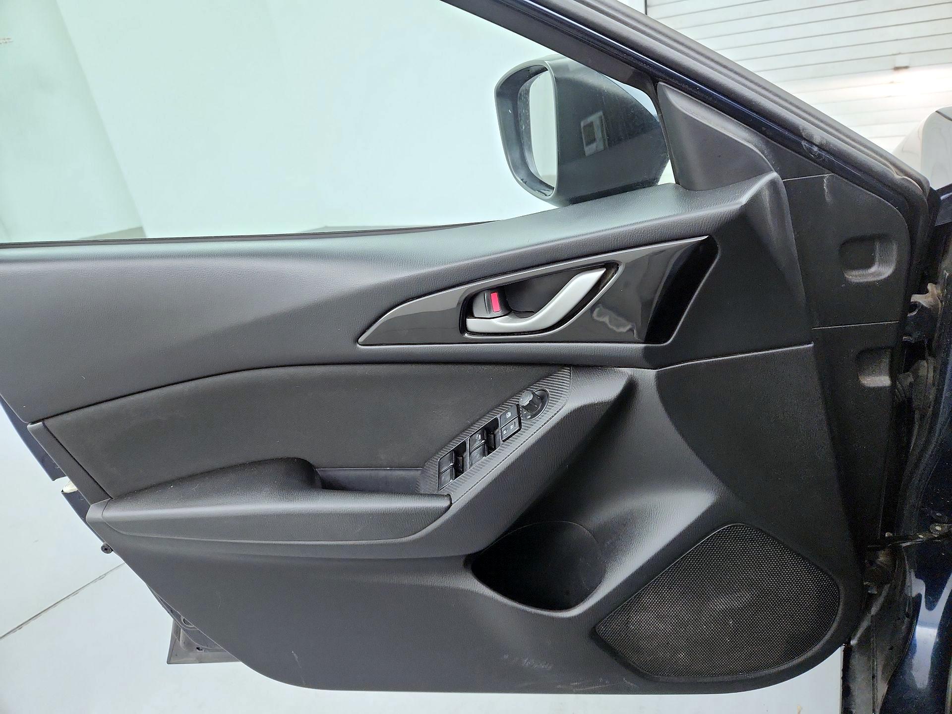 Thumbnail: 2016 Mazda Mazda3 - 12