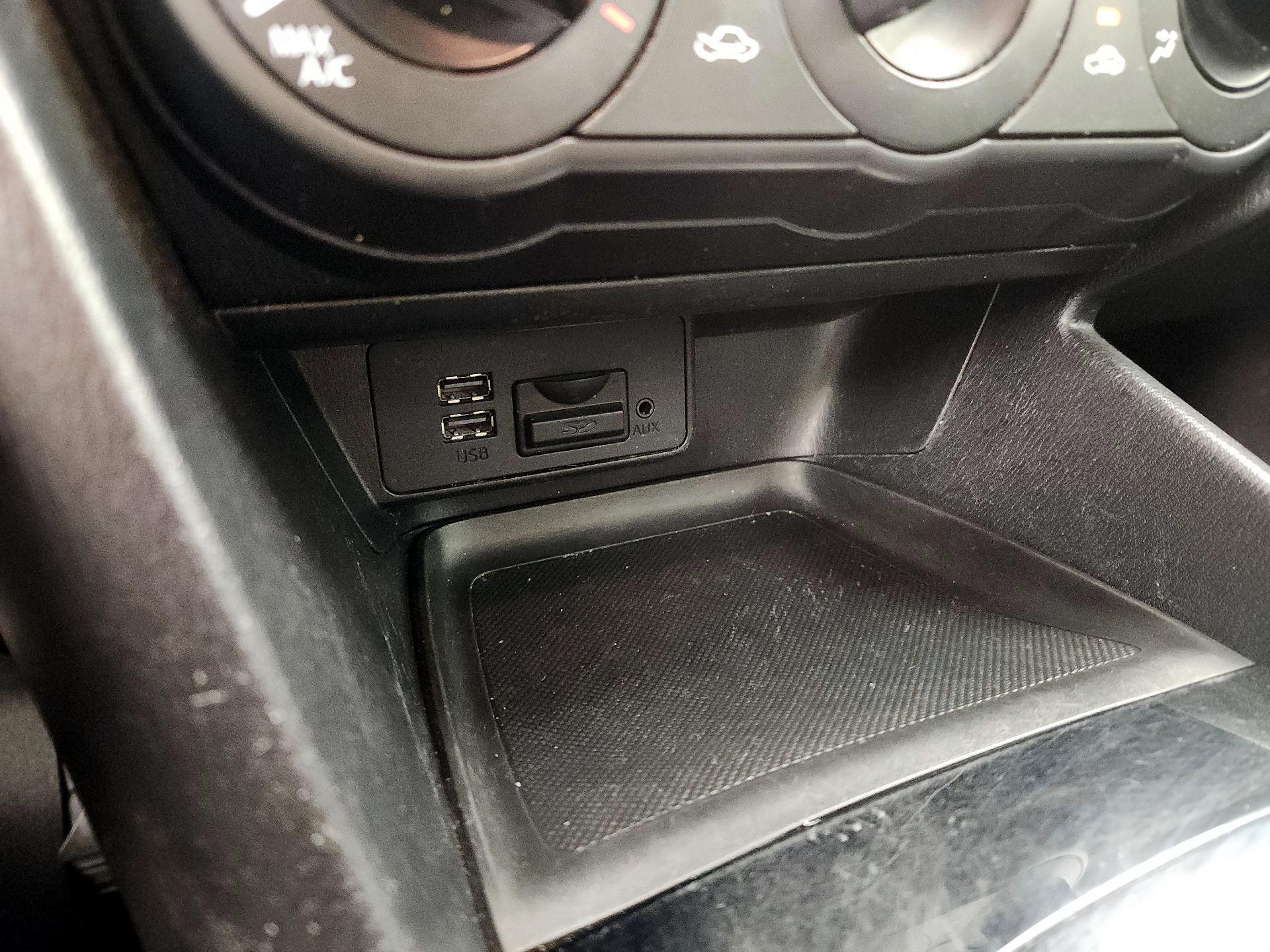 Thumbnail: 2016 Mazda Mazda3 - 18