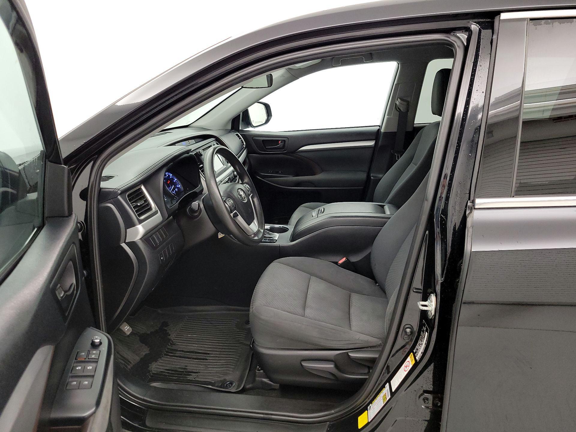 Thumbnail: 2019 Toyota Highlander - 11