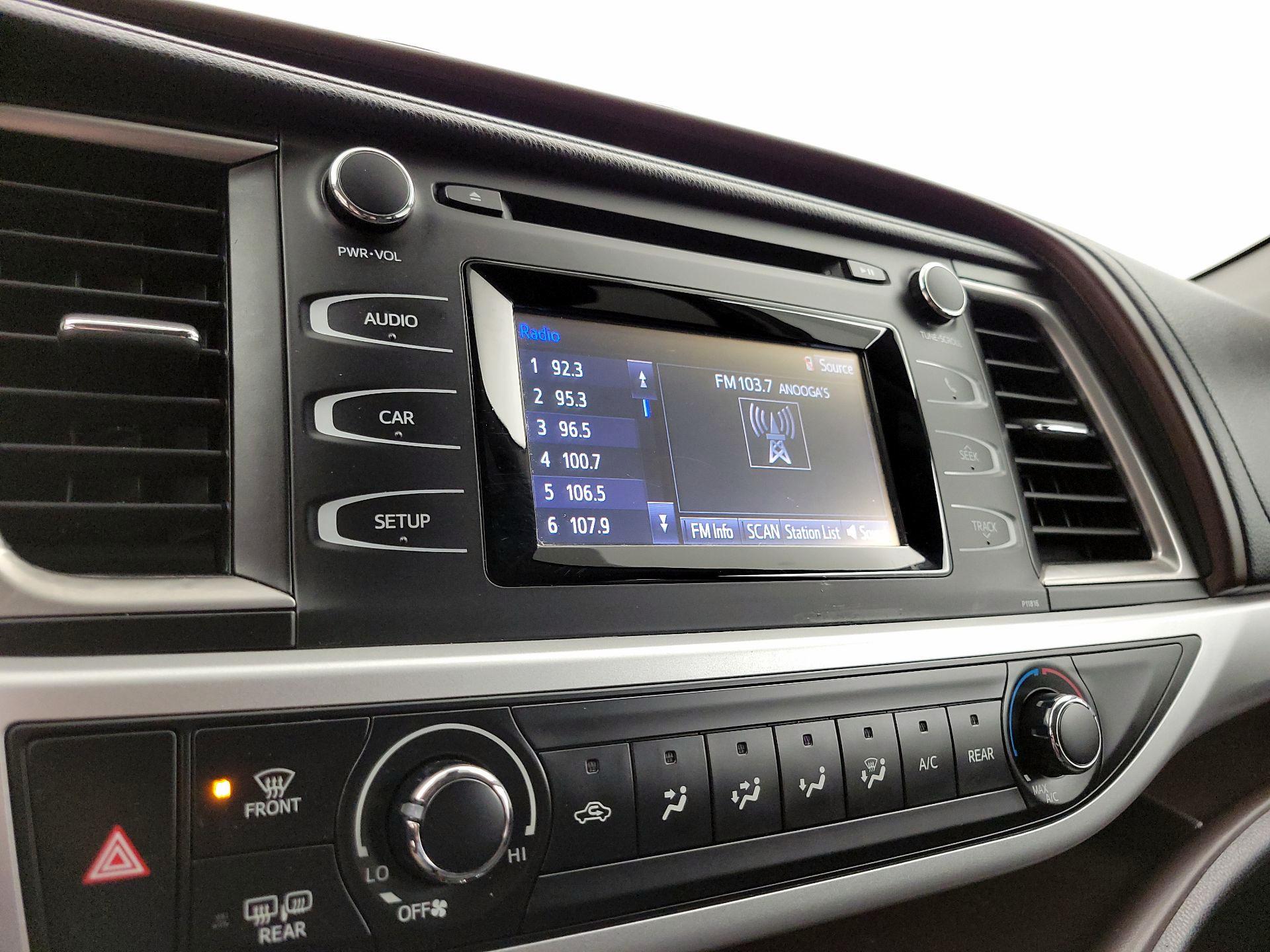 Thumbnail: 2019 Toyota Highlander - 15