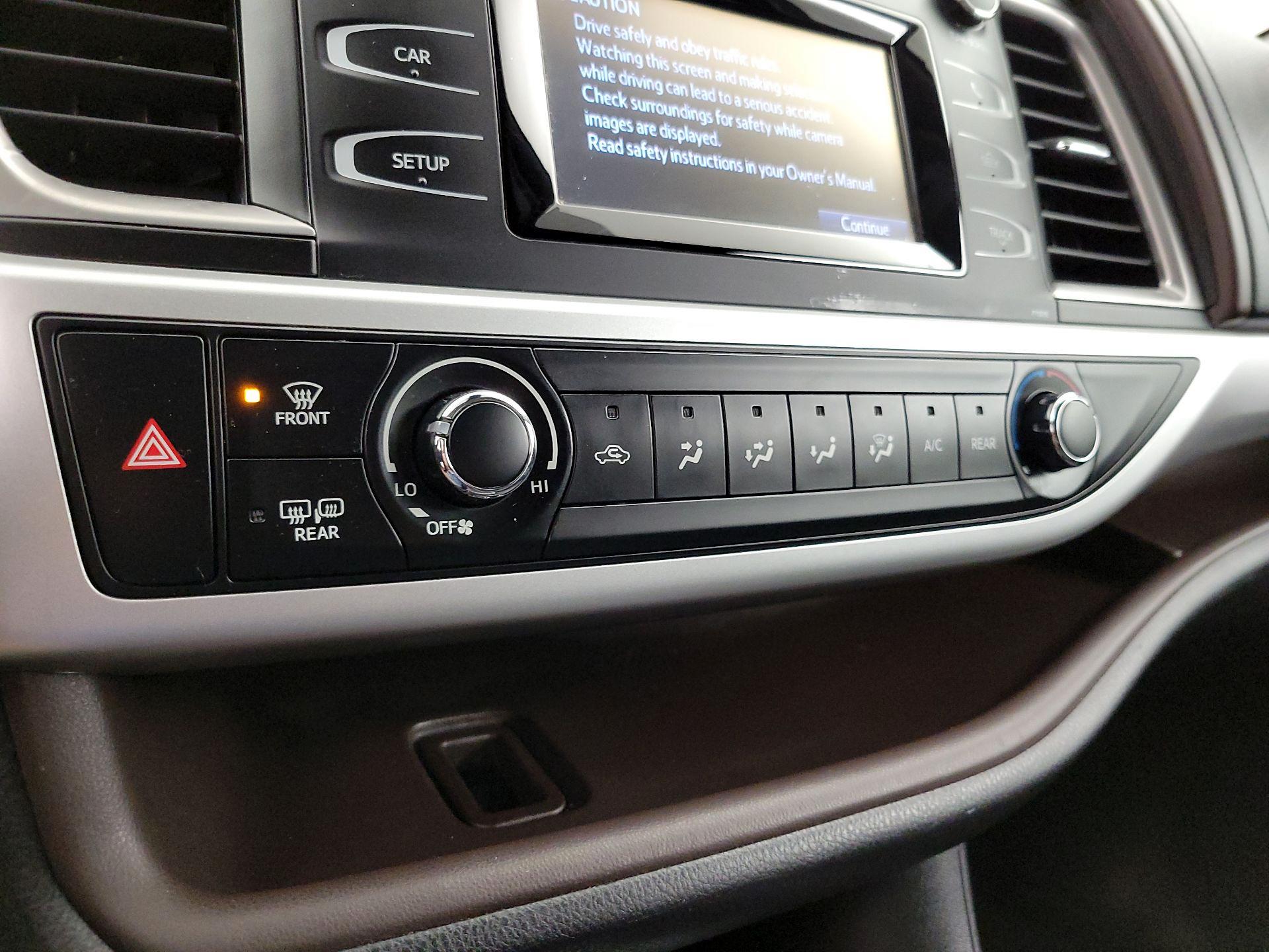 Thumbnail: 2019 Toyota Highlander - 16