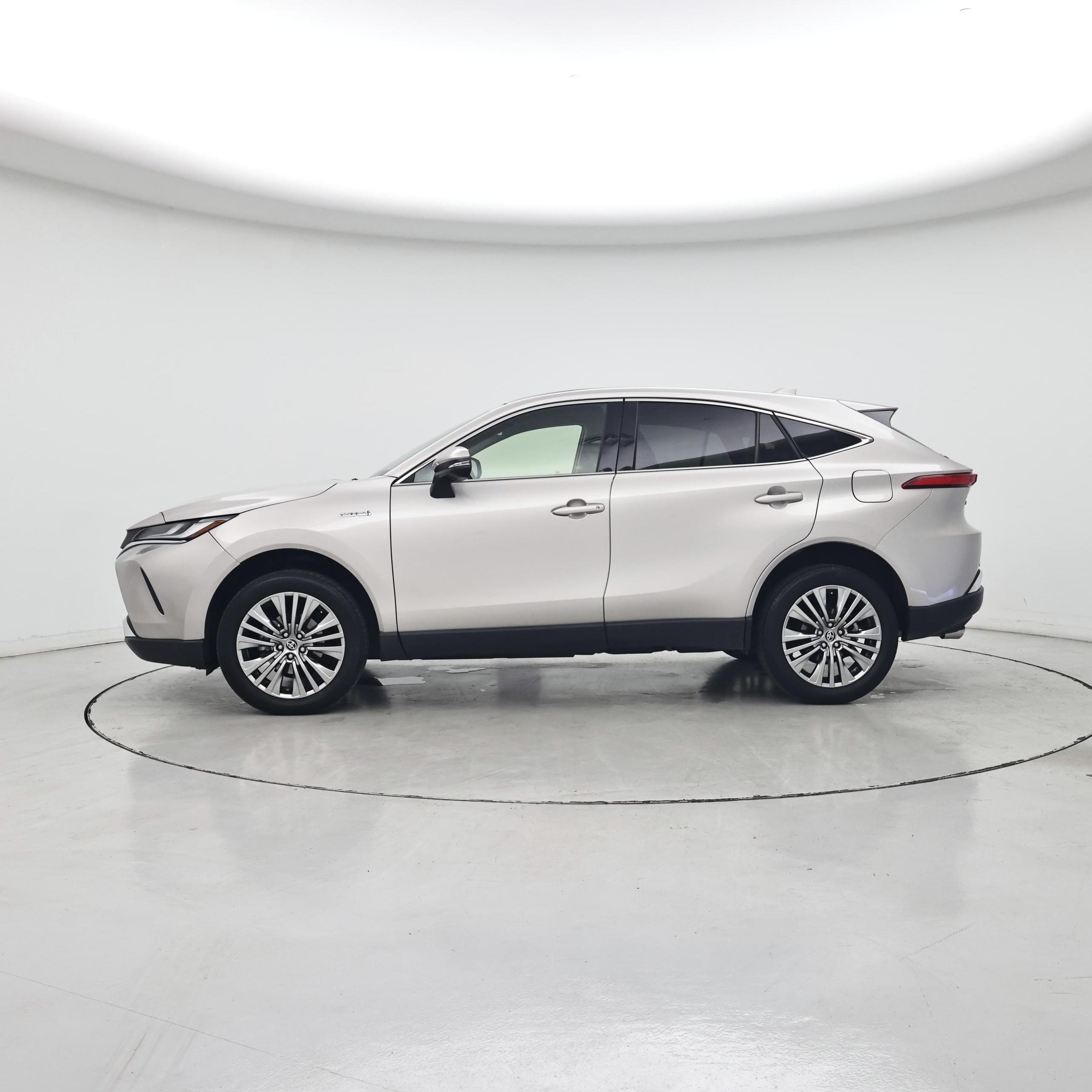 Thumbnail: 2021 Toyota Venza - 3