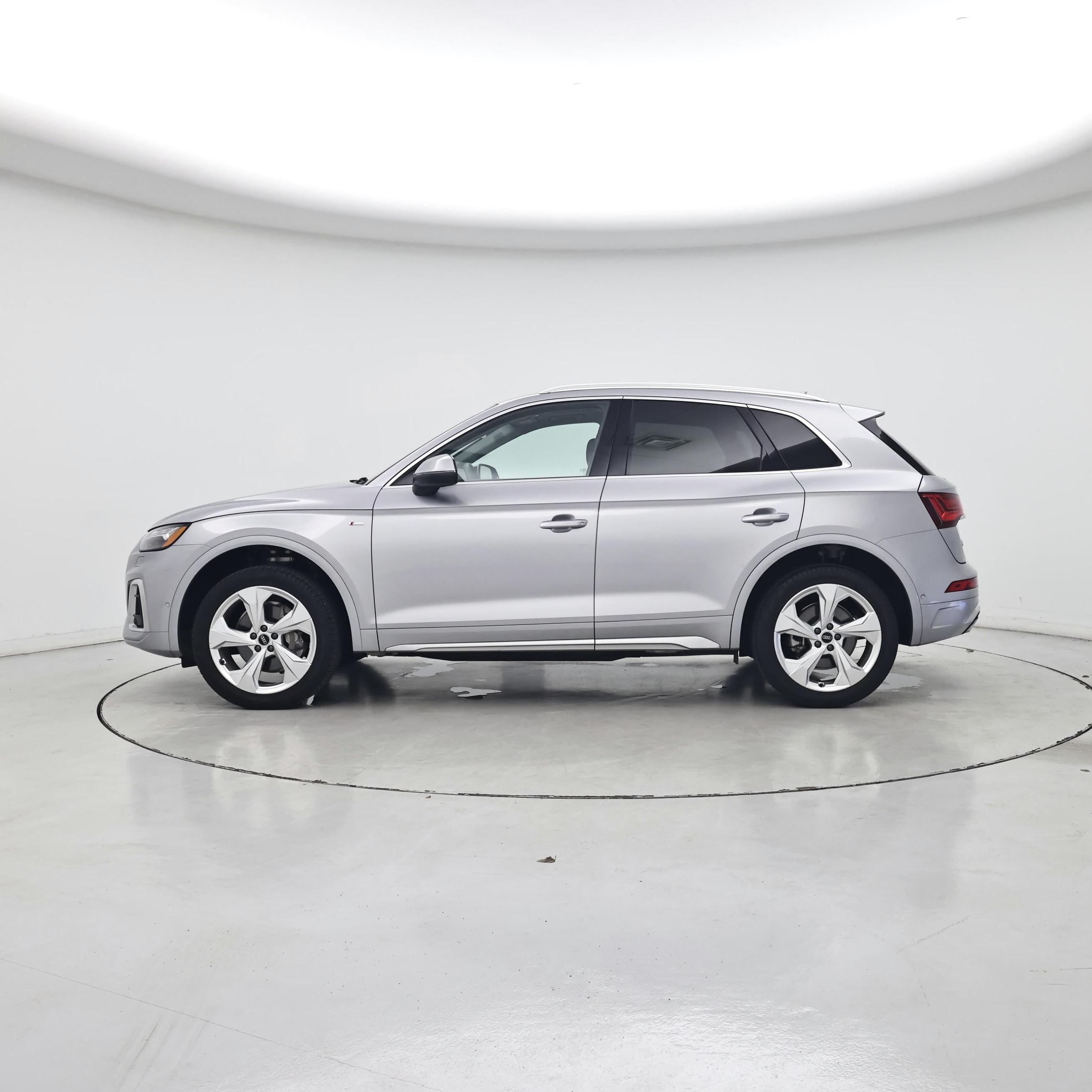 Thumbnail: 2022 Audi Q5 - 3