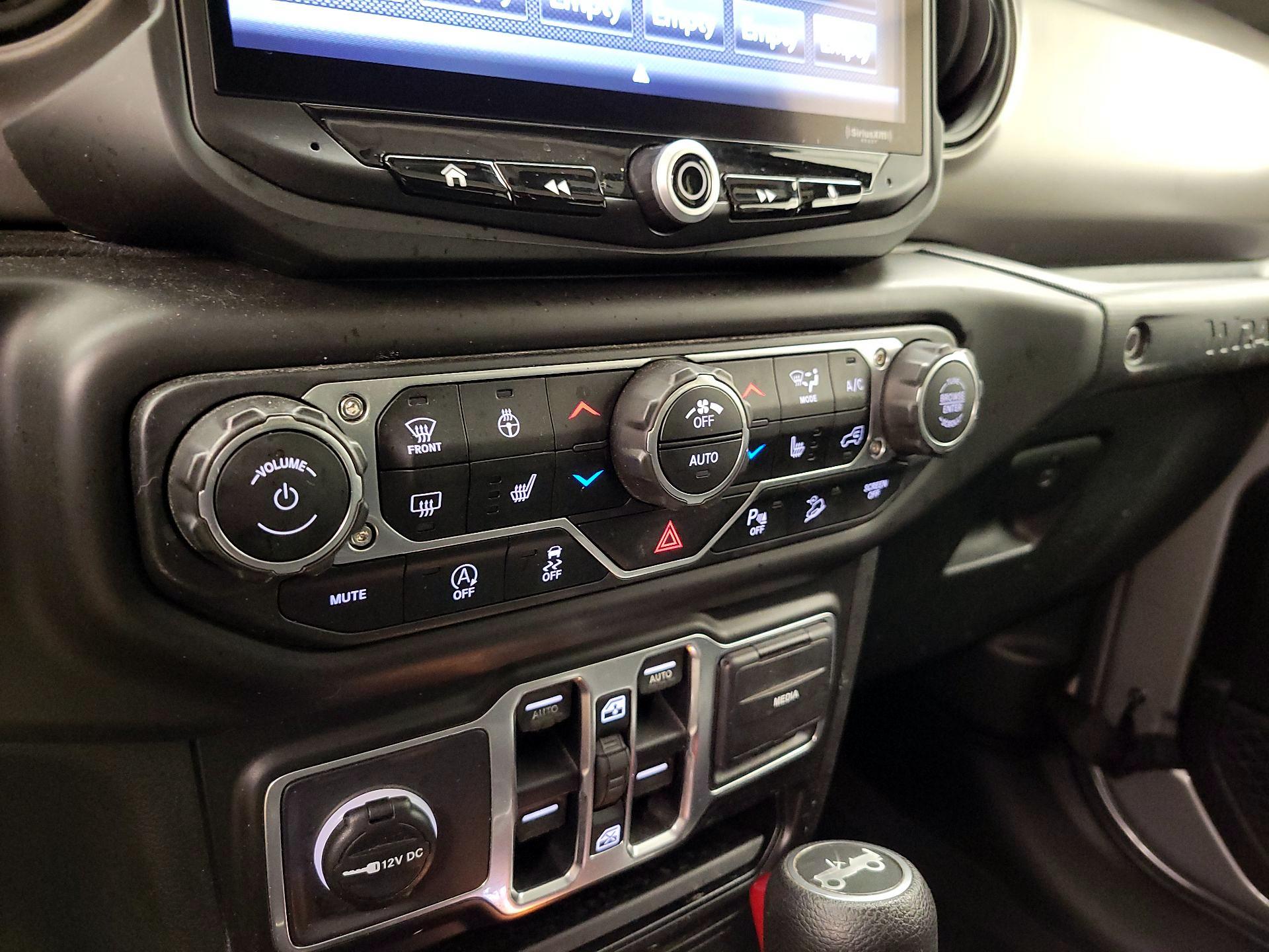 Thumbnail: 2018 Jeep Wrangler - 16