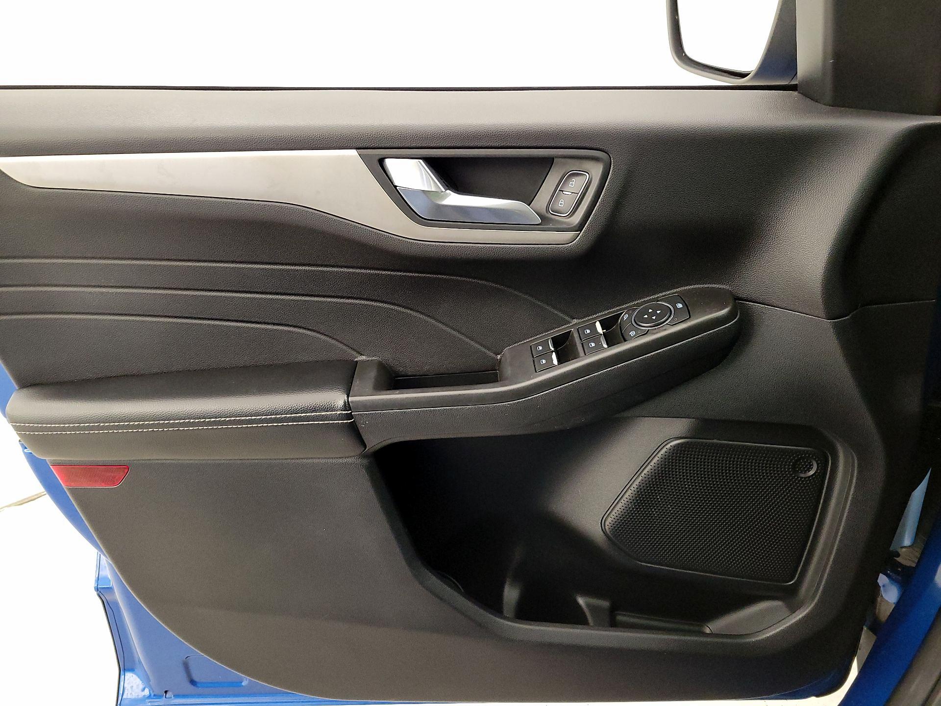 Thumbnail: 2021 Ford Escape - 12