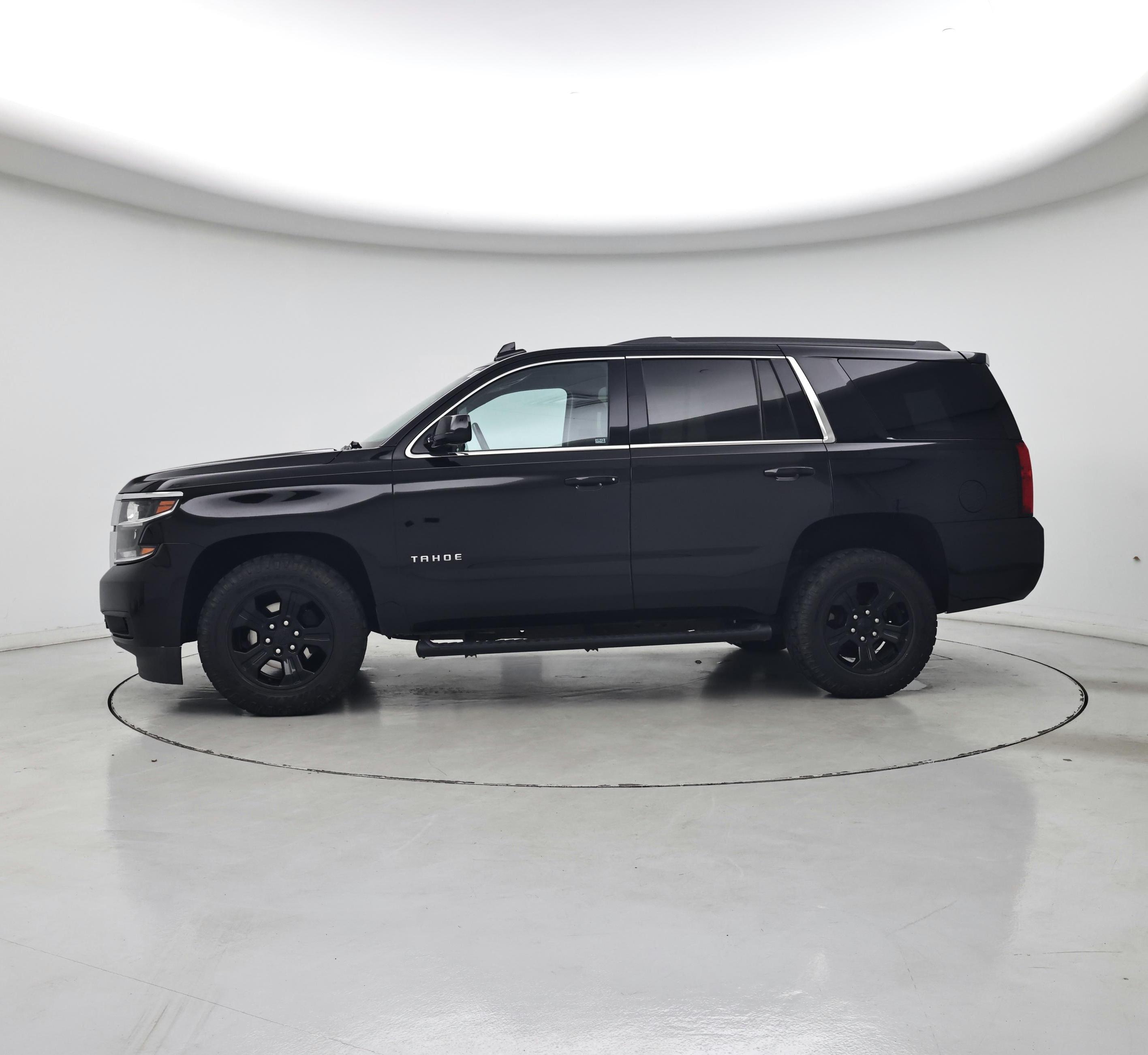 Thumbnail: 2020 Chevrolet Tahoe - 3