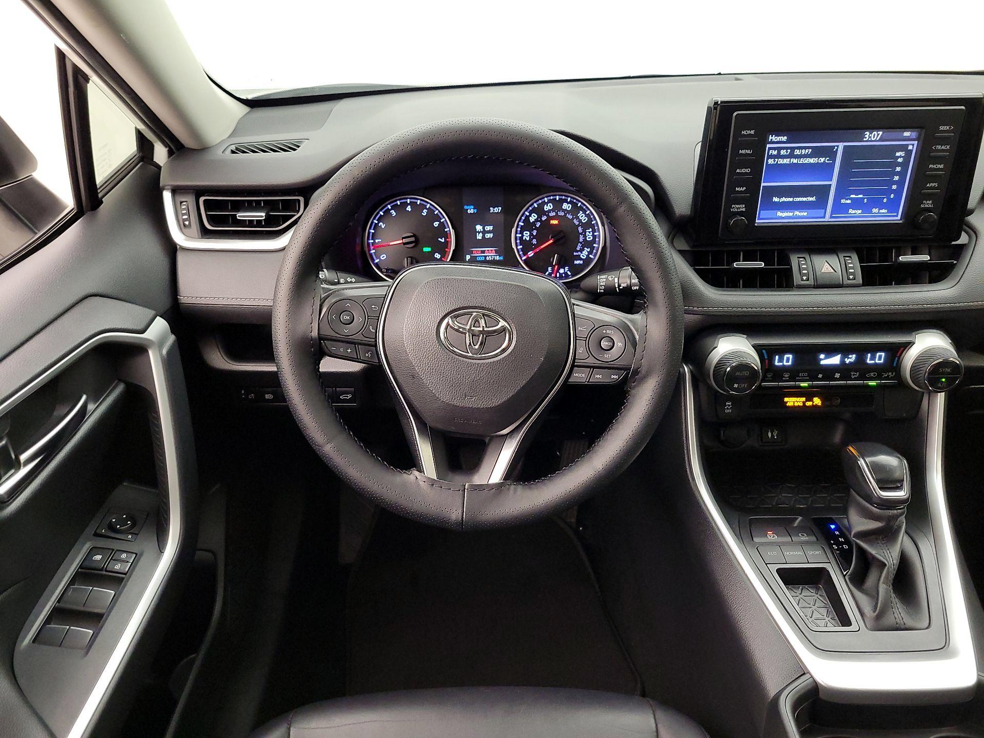 Thumbnail: 2019 Toyota RAV4 - 10