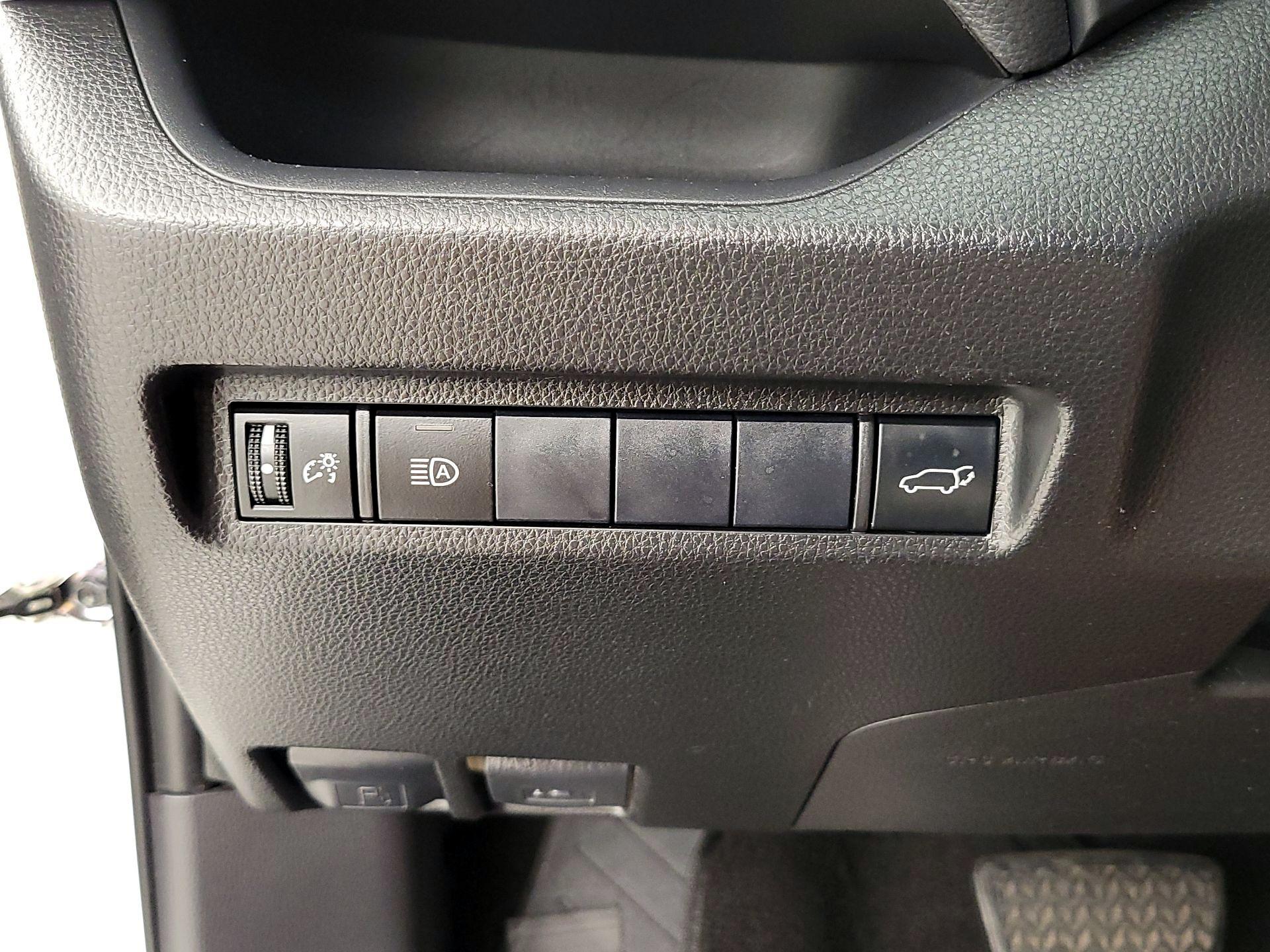 Thumbnail: 2019 Toyota RAV4 - 13