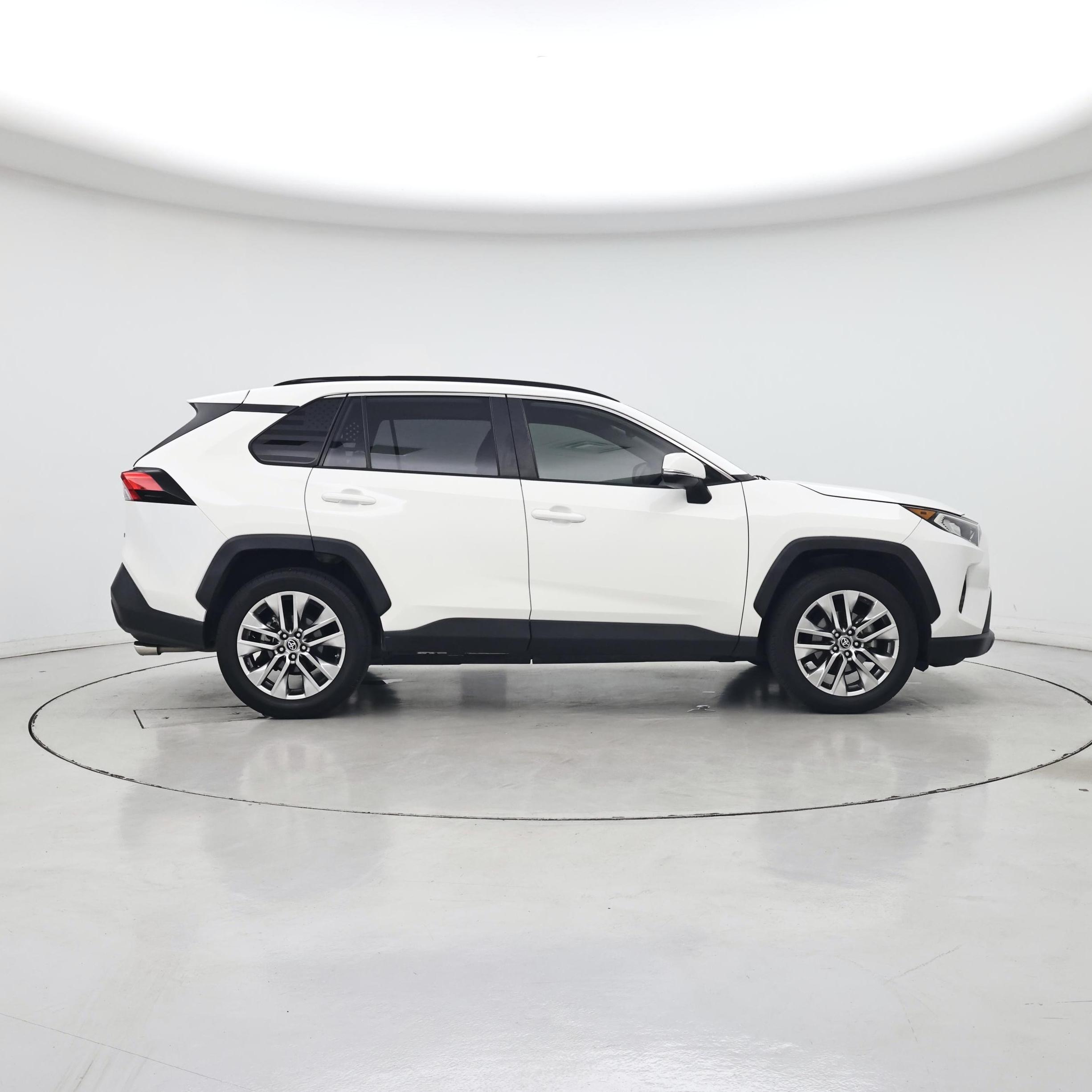 Thumbnail: 2019 Toyota RAV4 - 7