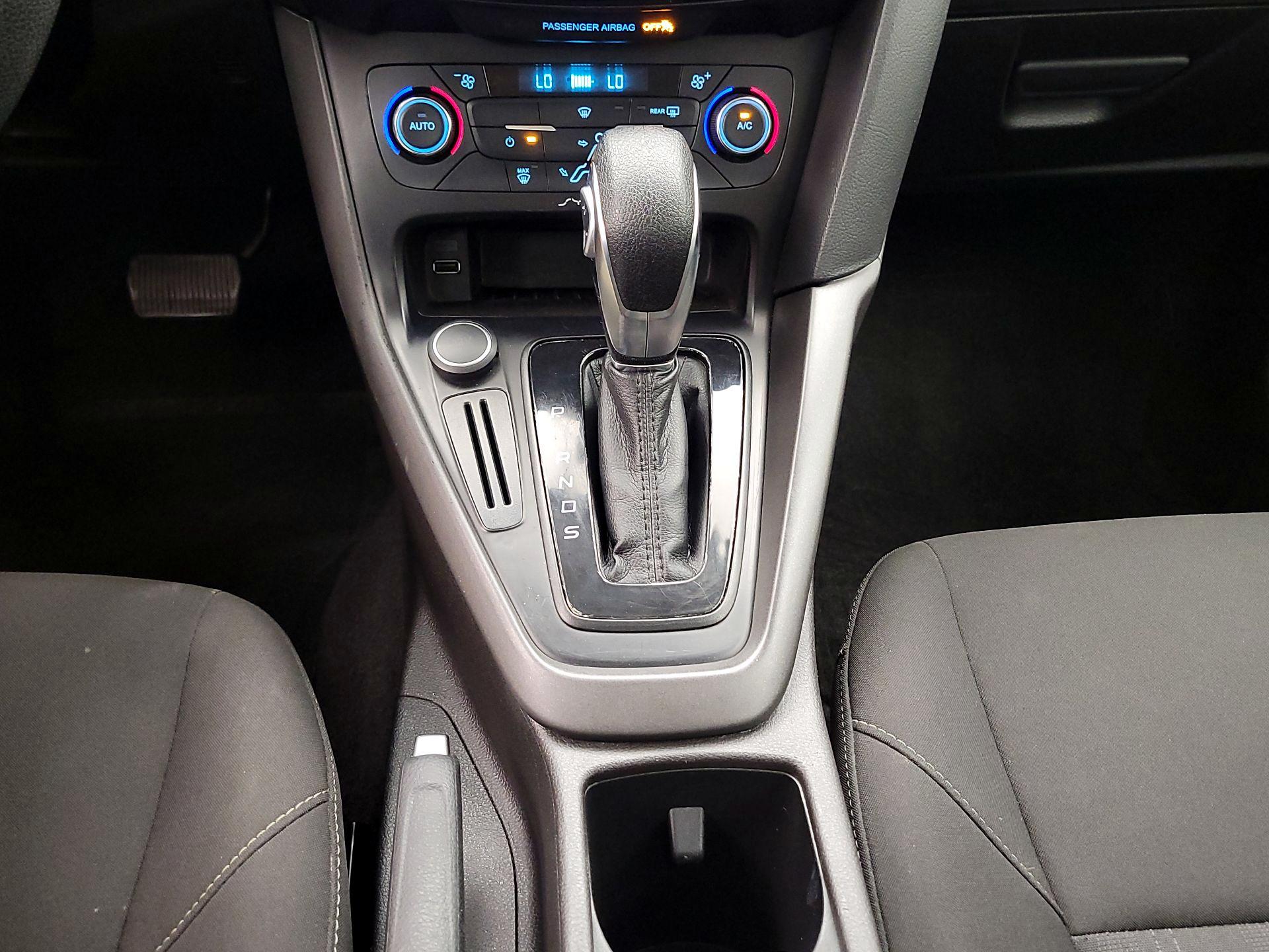 Thumbnail: 2017 Ford Focus - 17