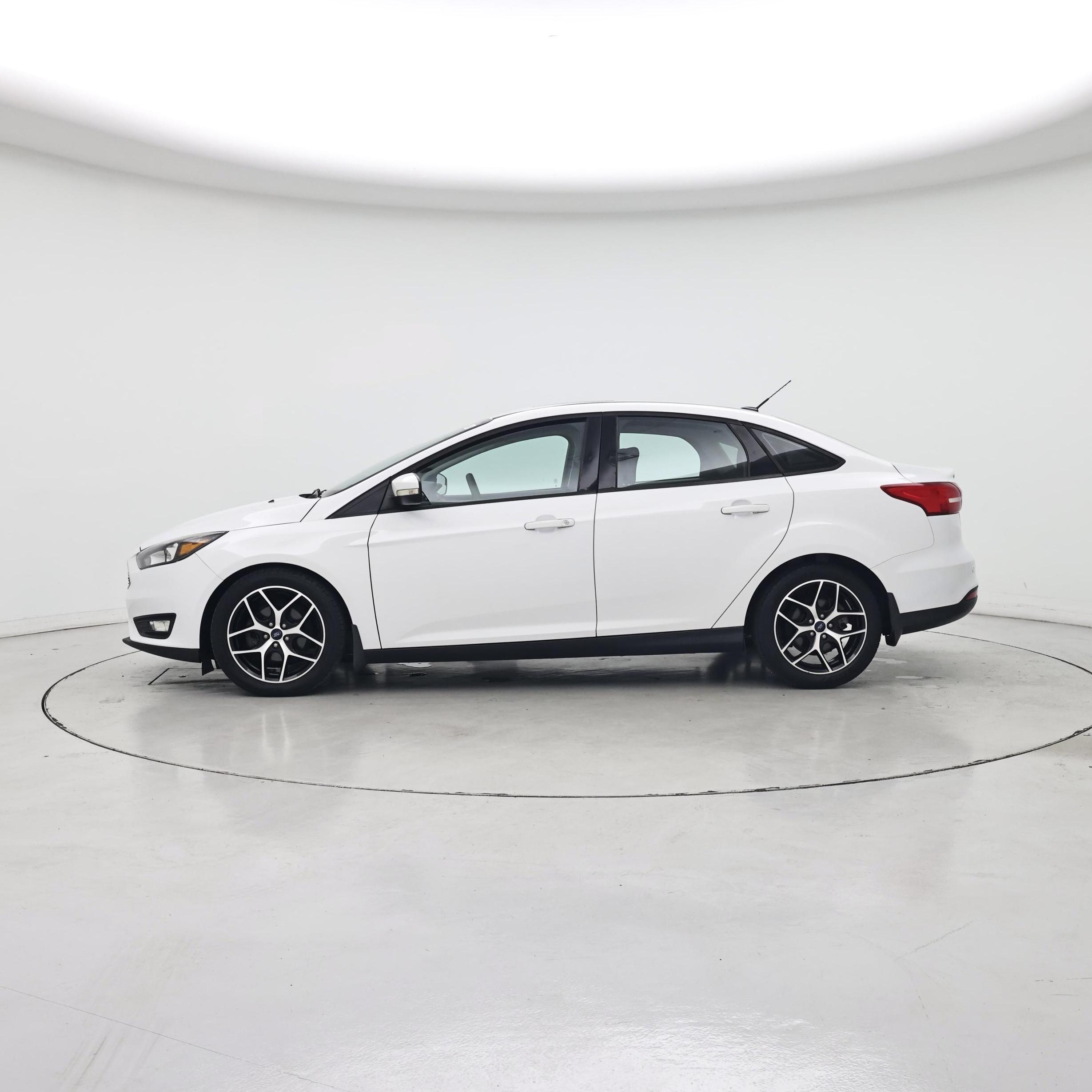 Thumbnail: 2017 Ford Focus - 3