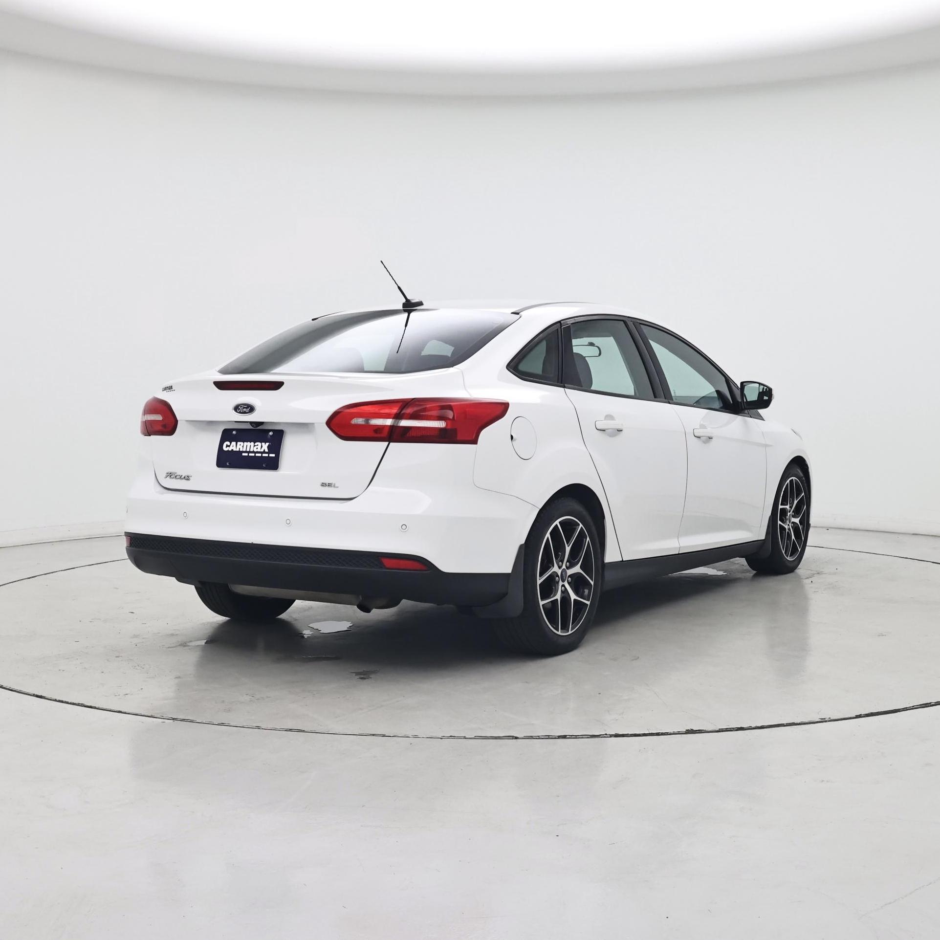 Thumbnail: 2017 Ford Focus - 8