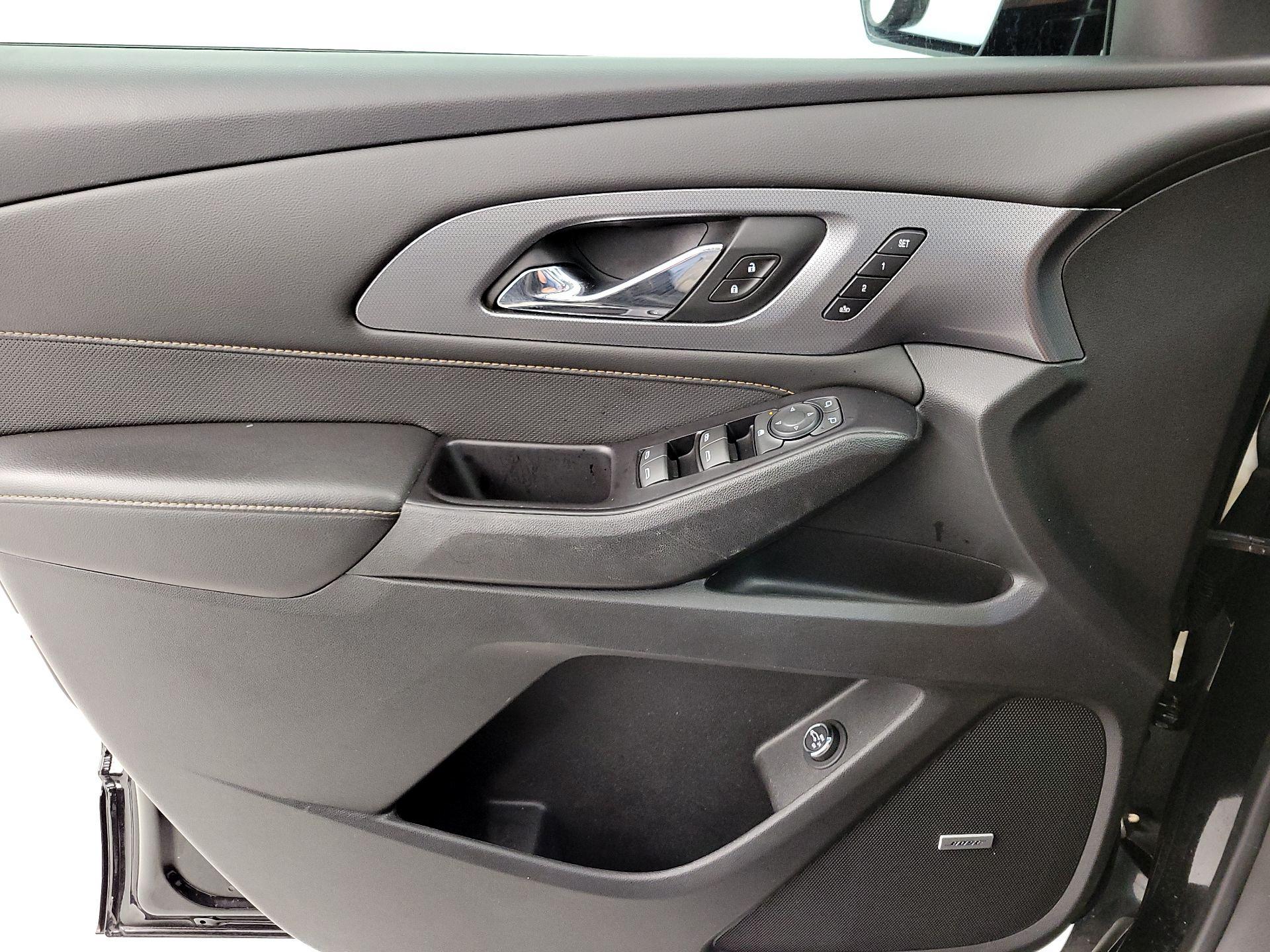 Thumbnail: 2020 Chevrolet Traverse - 12