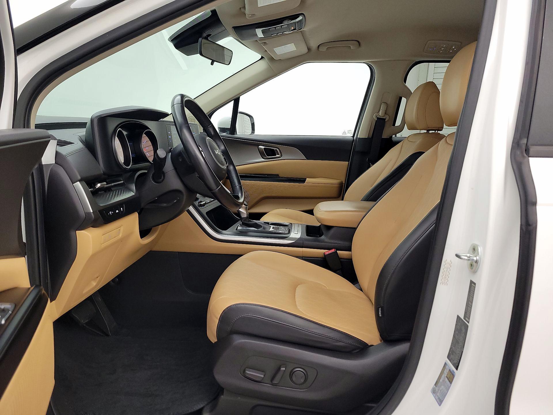 Thumbnail: 2022 Kia Carnival - 11