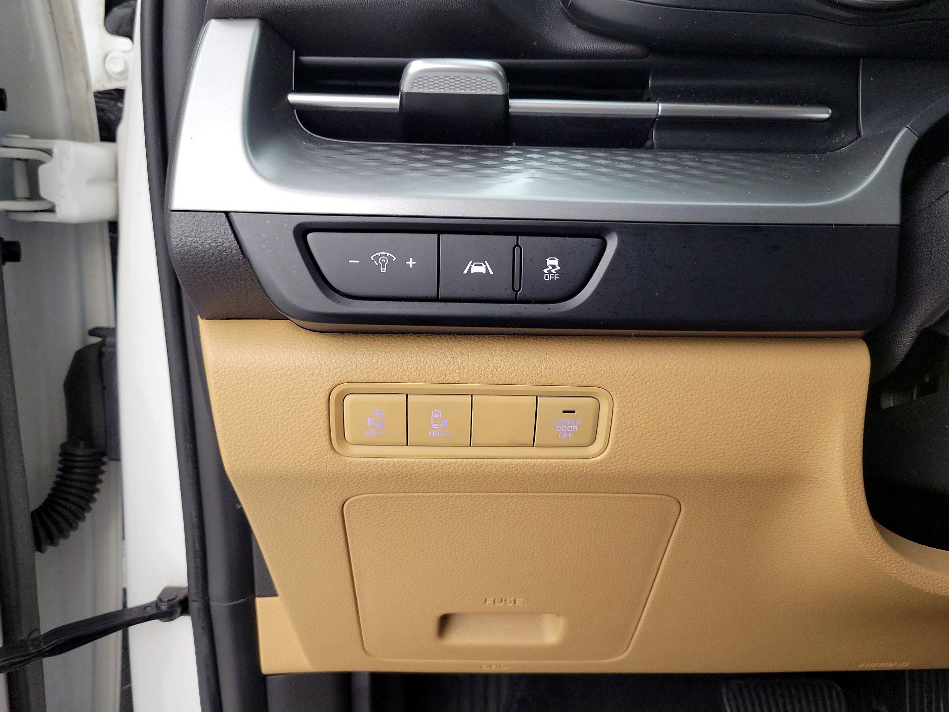 Thumbnail: 2022 Kia Carnival - 13