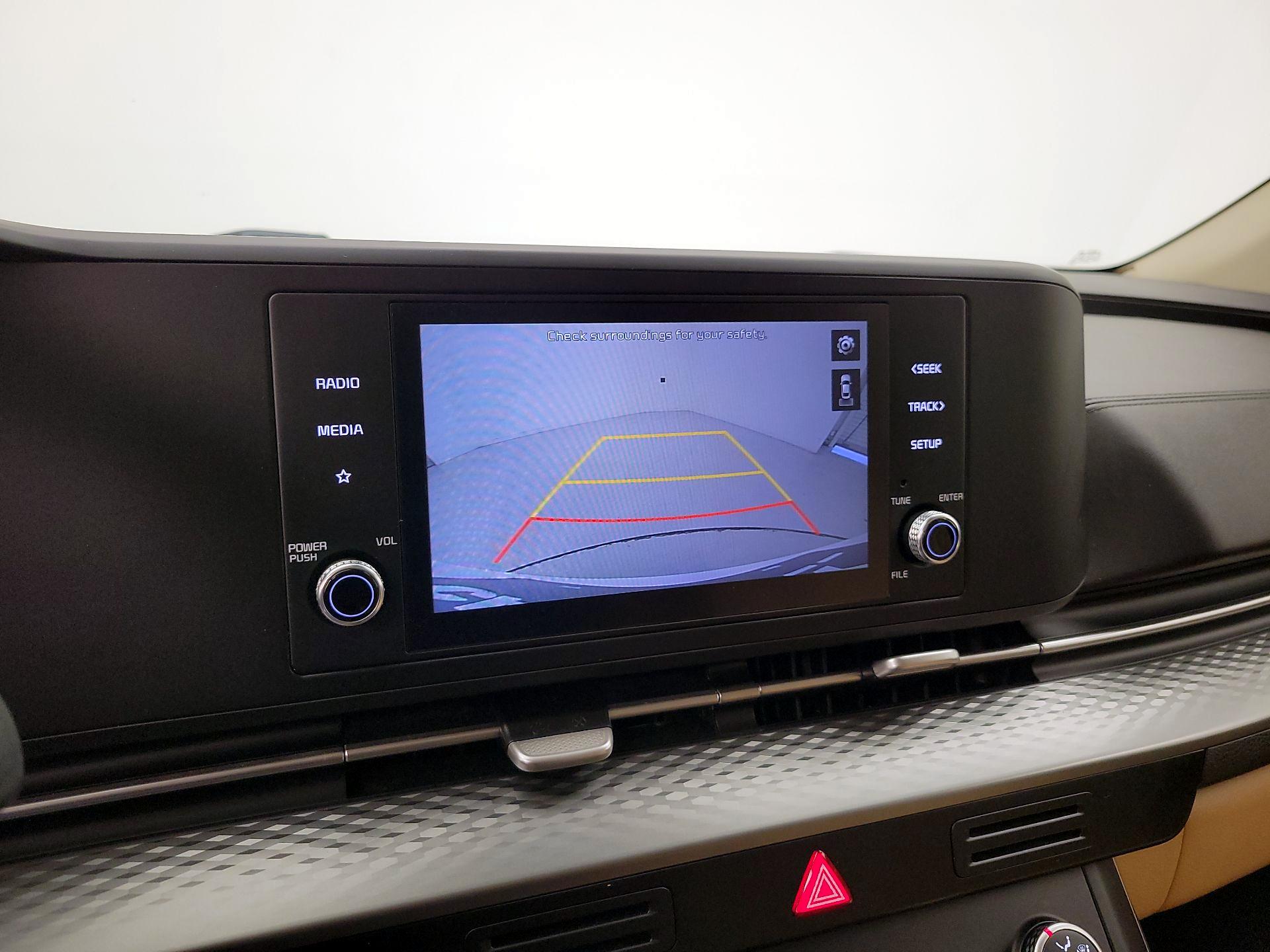 Thumbnail: 2022 Kia Carnival - 14