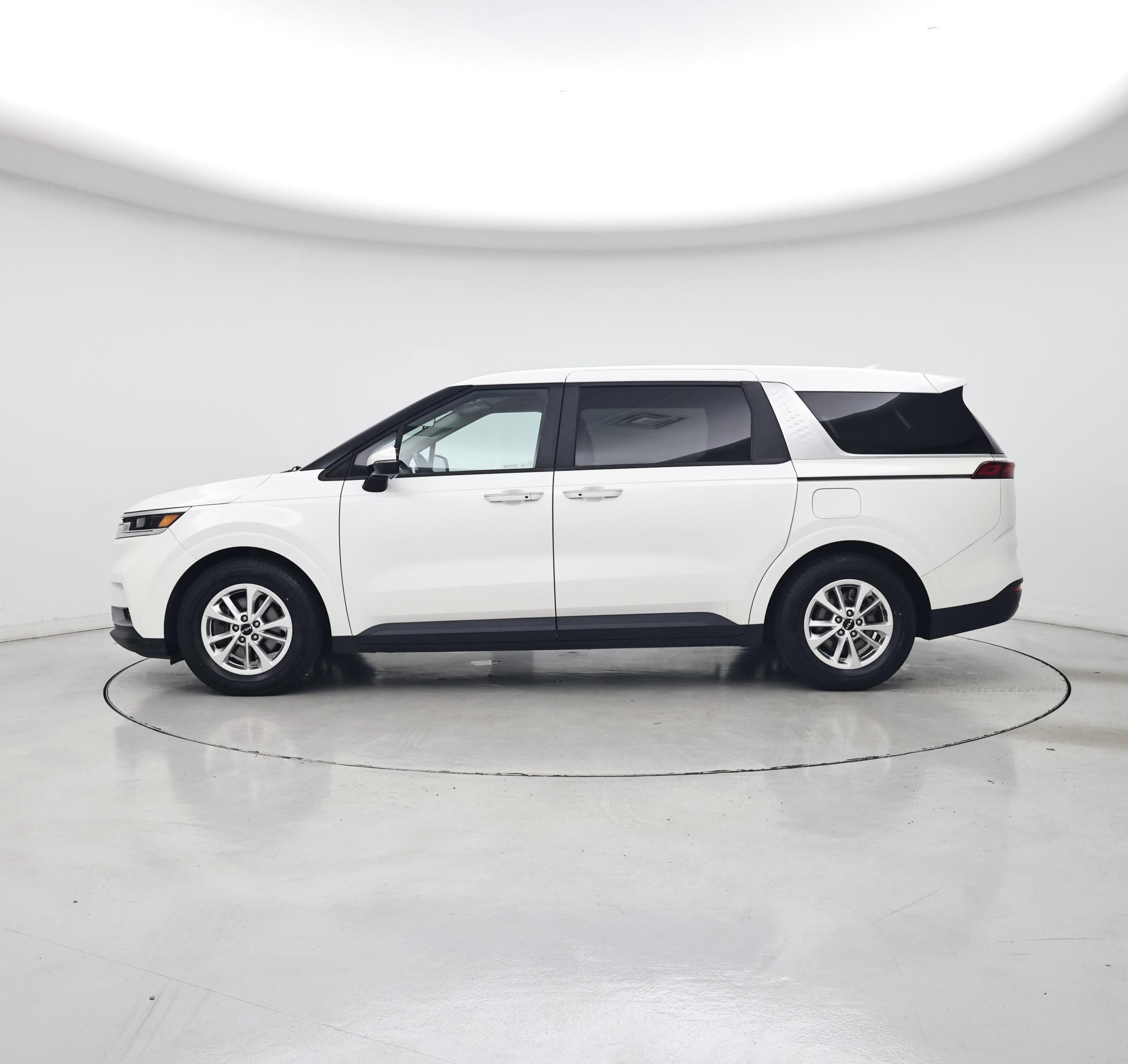 Thumbnail: 2022 Kia Carnival - 3