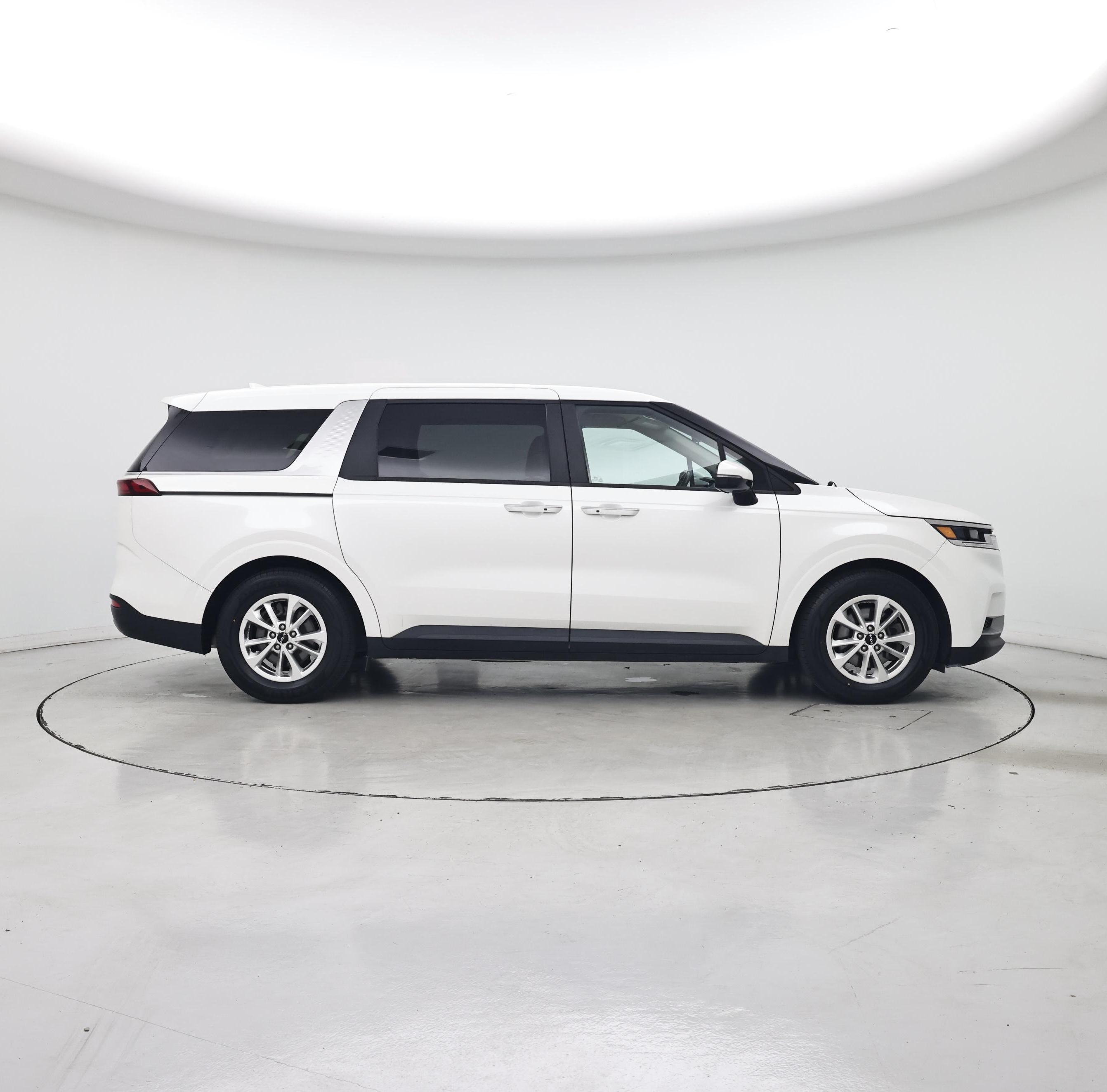 Thumbnail: 2022 Kia Carnival - 7