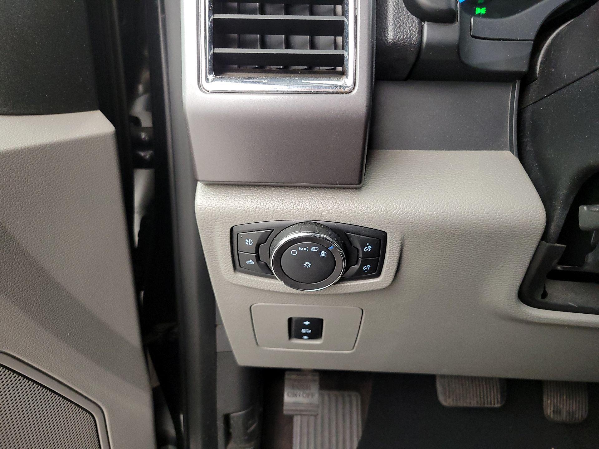 Thumbnail: 2015 Ford F-150 - 13