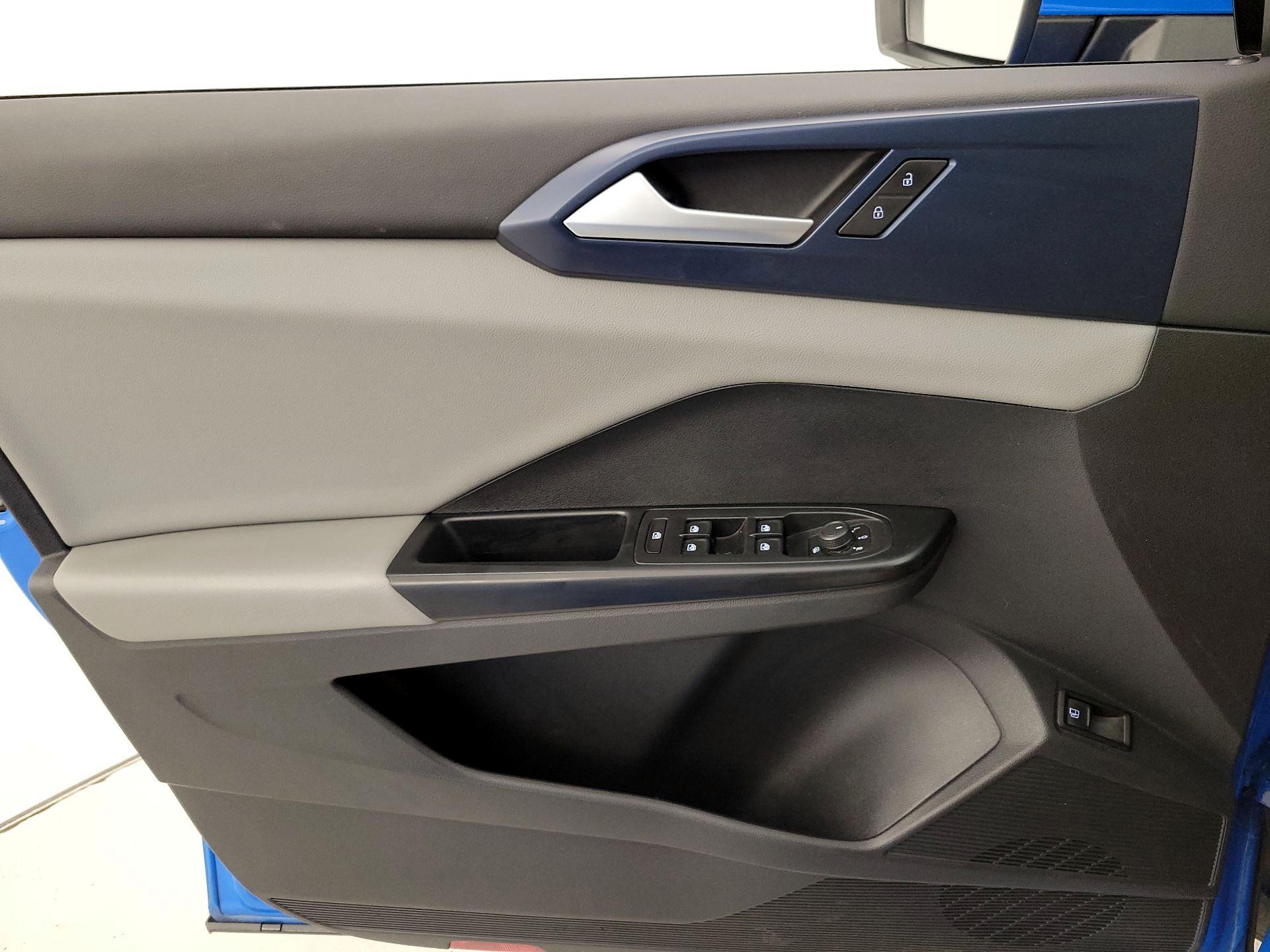 Thumbnail: 2022 Volkswagen Taos - 12