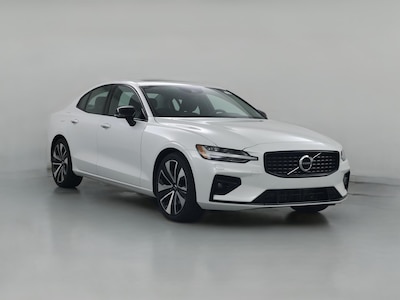 2022 Volvo S60 B5 Momentum