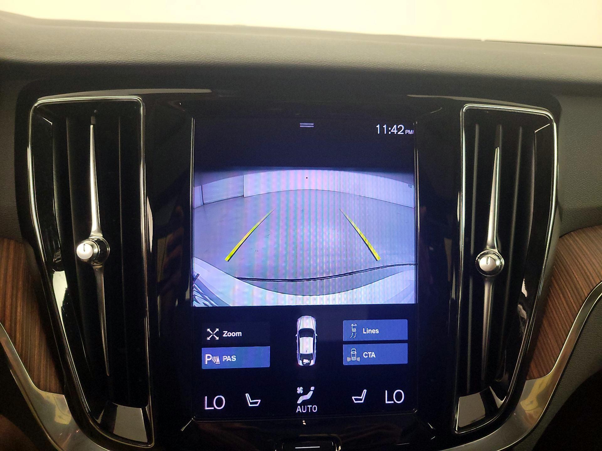Thumbnail: 2022 Volvo S60 - 14