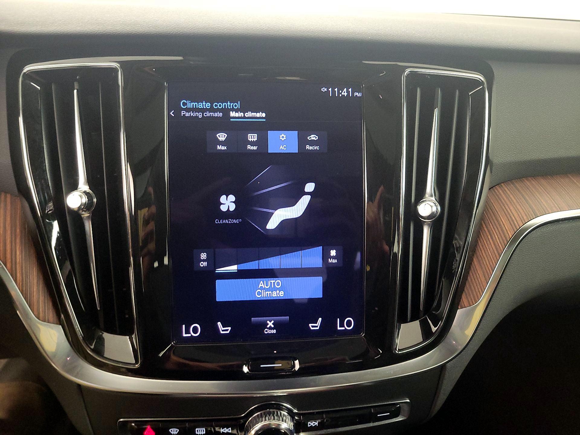 Thumbnail: 2022 Volvo S60 - 16