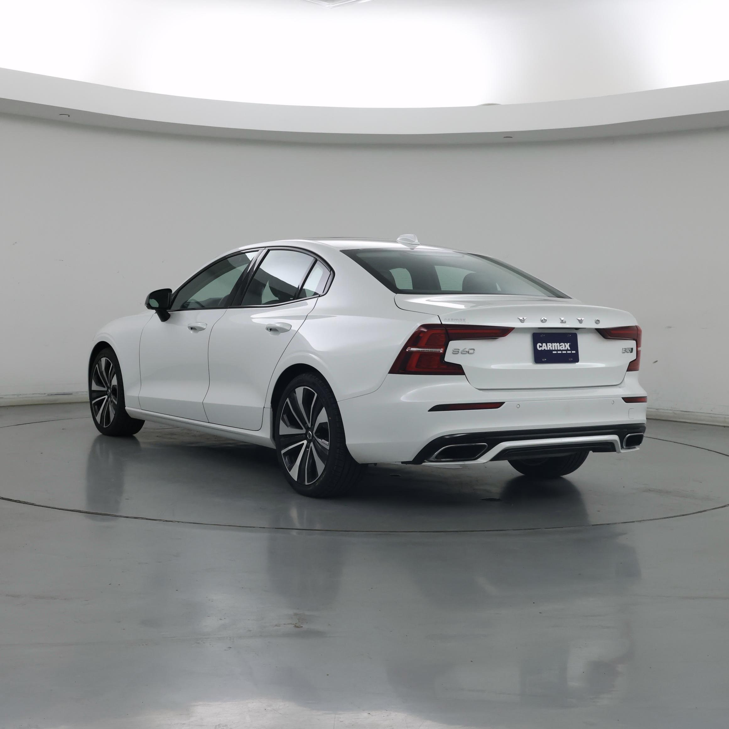 Thumbnail: 2022 Volvo S60 - 2