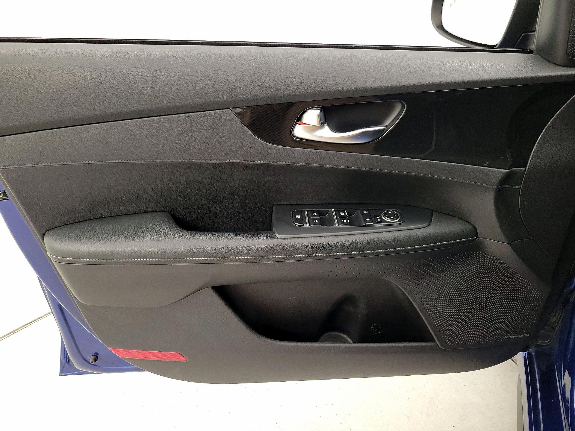Thumbnail: 2021 Kia Forte - 12