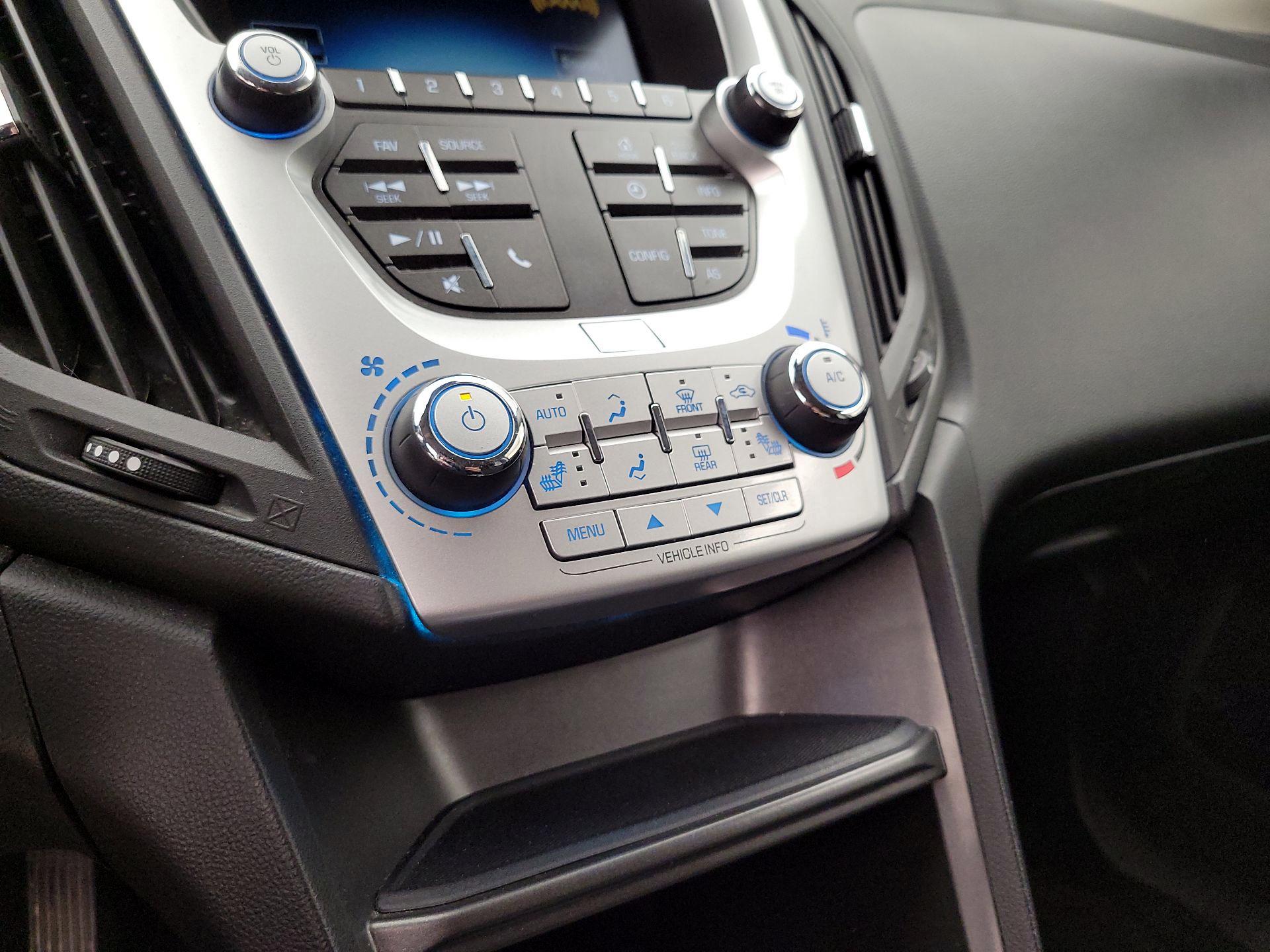 Thumbnail: 2017 Chevrolet Equinox - 16