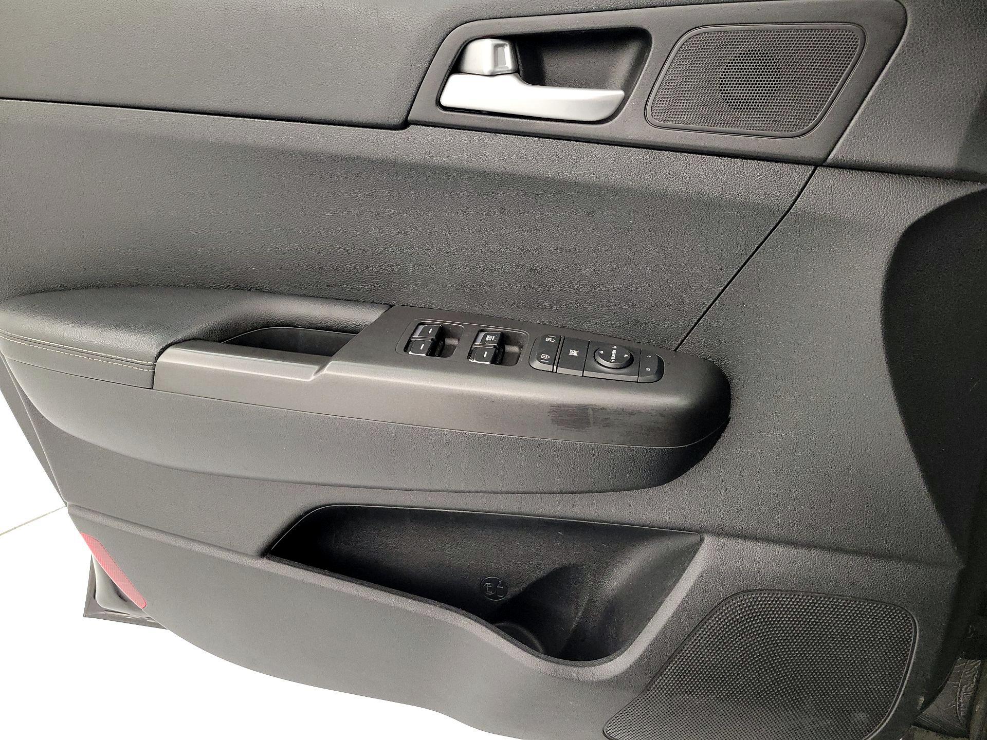 Thumbnail: 2017 Kia Sportage - 12