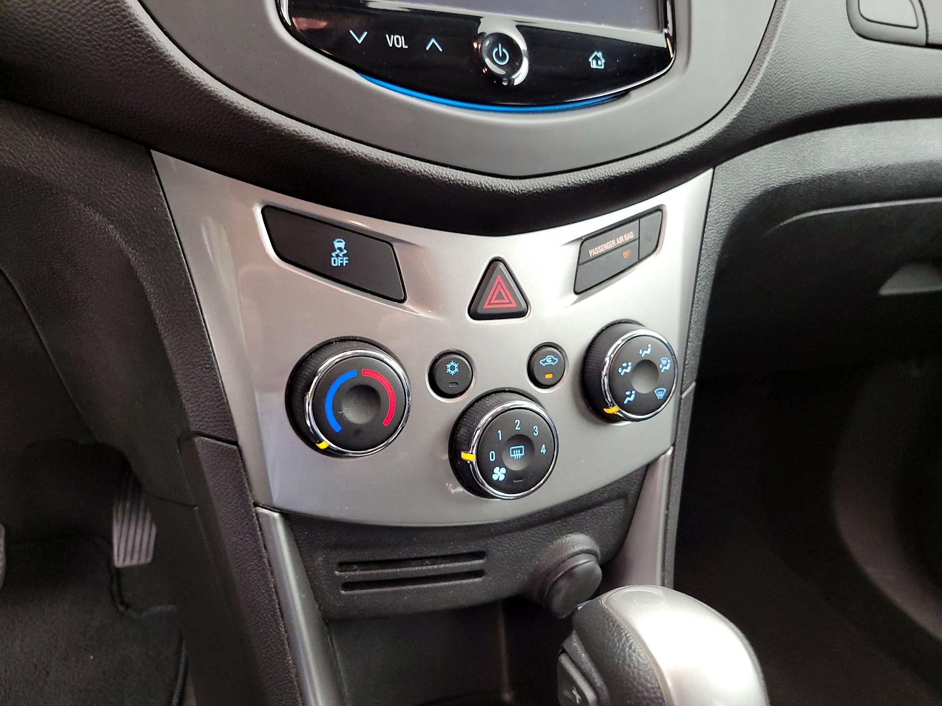 Thumbnail: 2016 Chevrolet Trax - 16