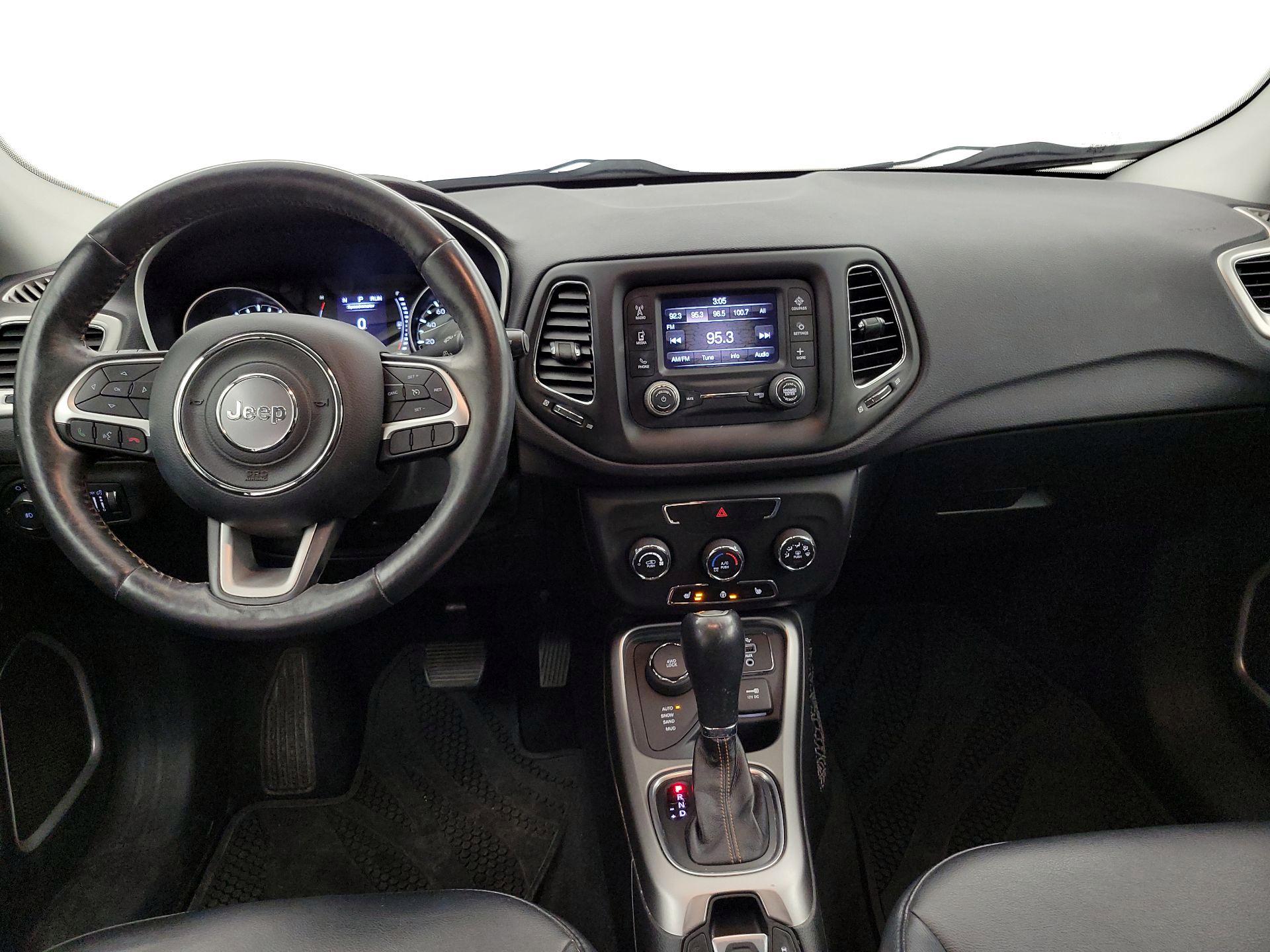 Thumbnail: 2017 Jeep Compass - 9