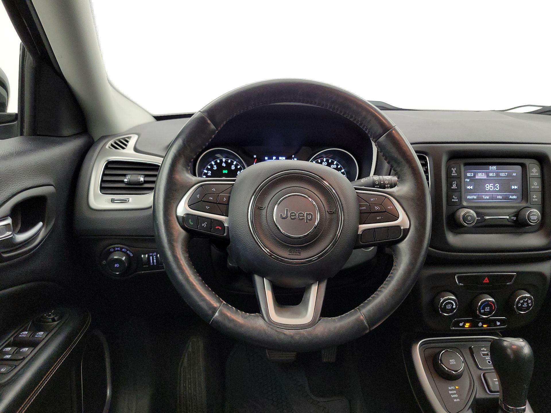 Thumbnail: 2017 Jeep Compass - 10