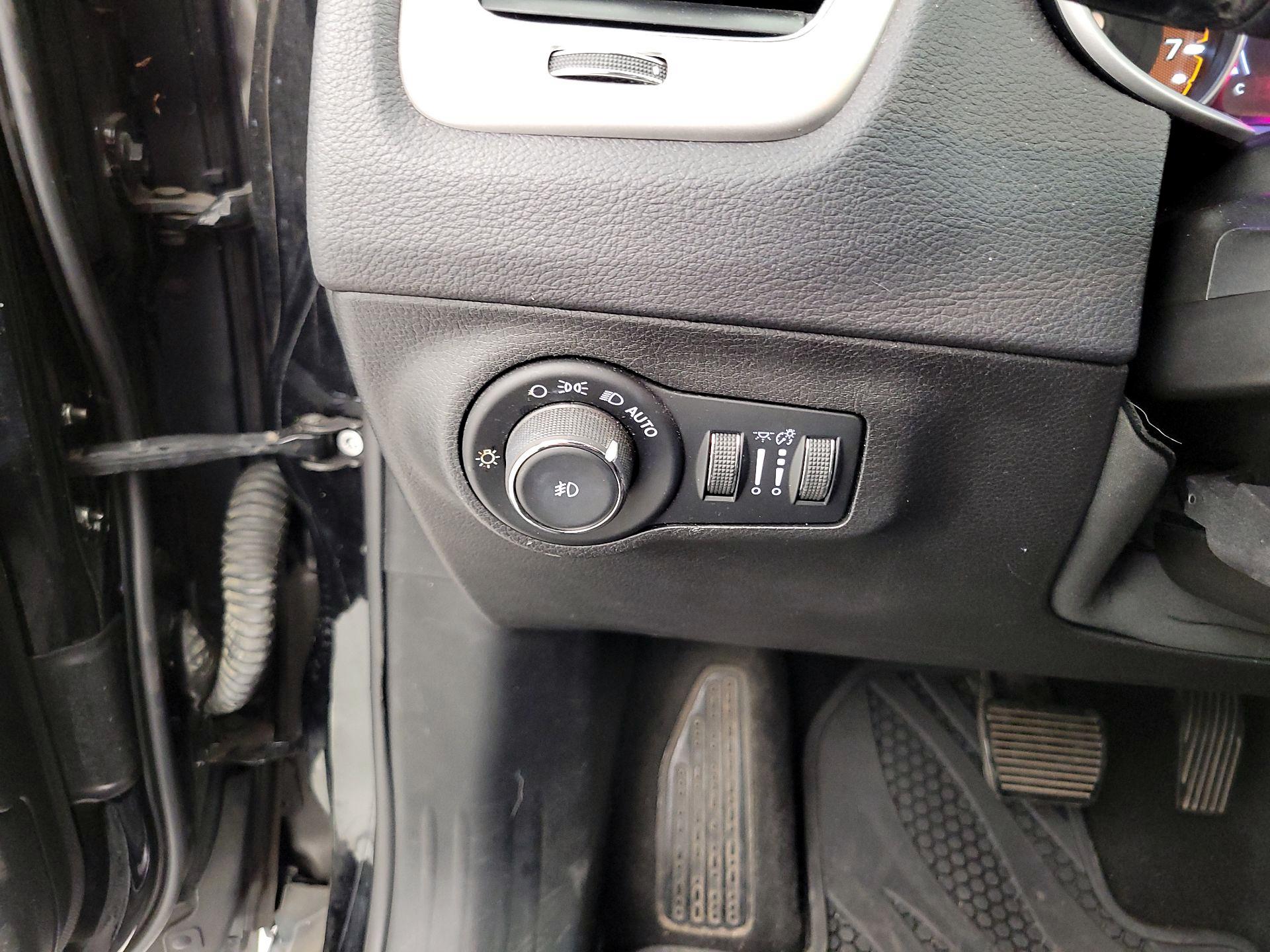 Thumbnail: 2017 Jeep Compass - 13