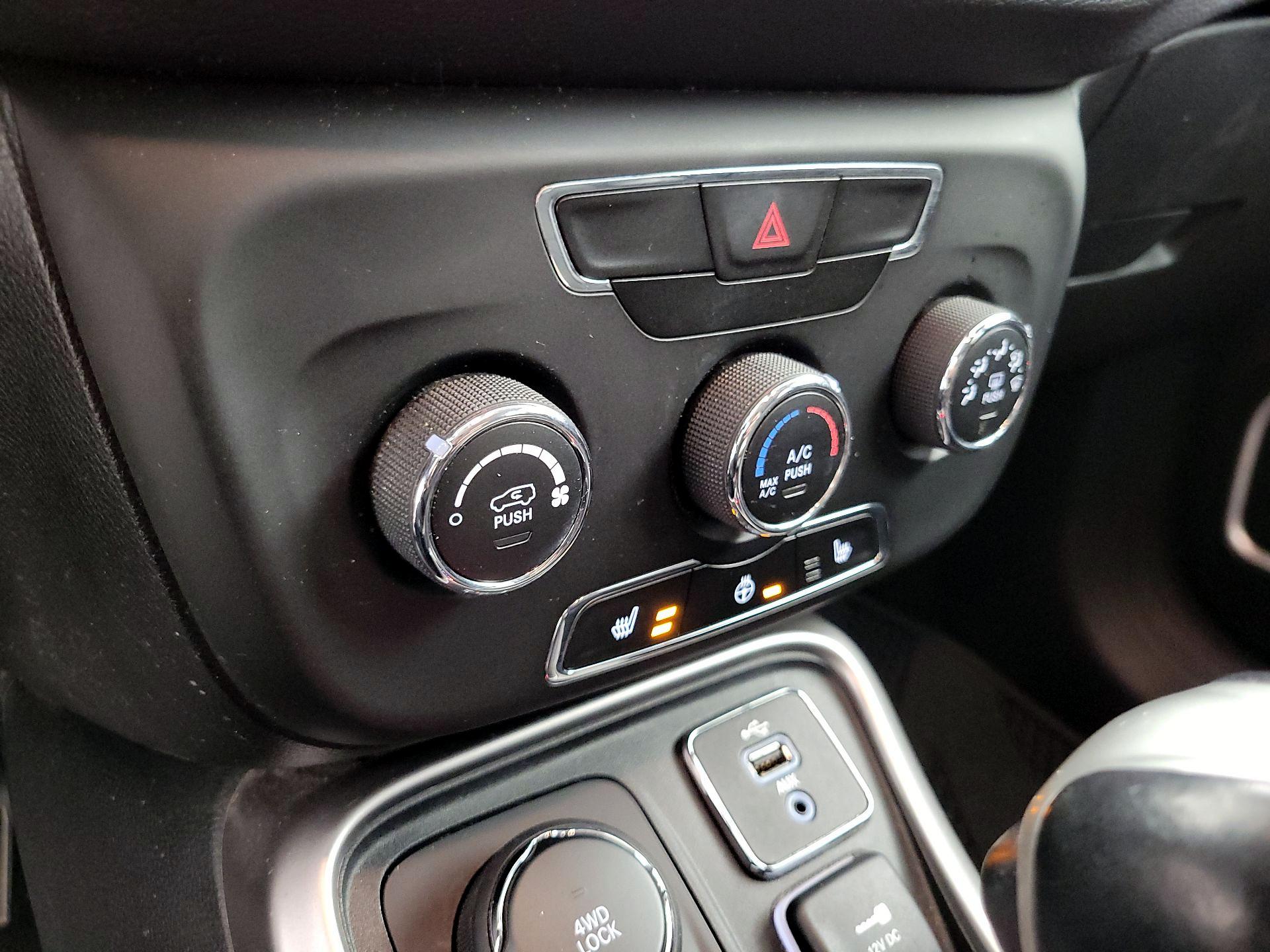 Thumbnail: 2017 Jeep Compass - 16