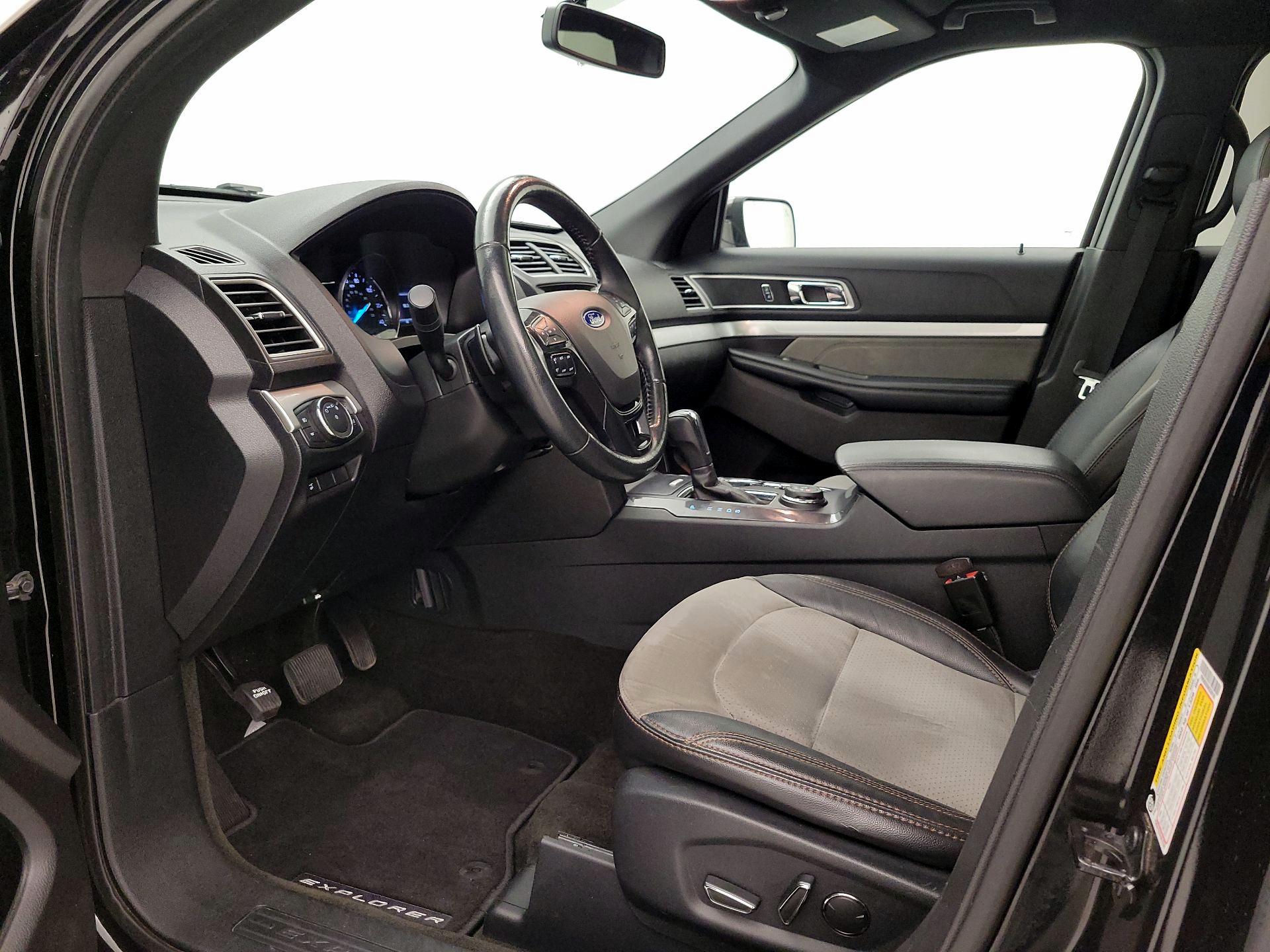 Thumbnail: 2017 Ford Explorer - 11