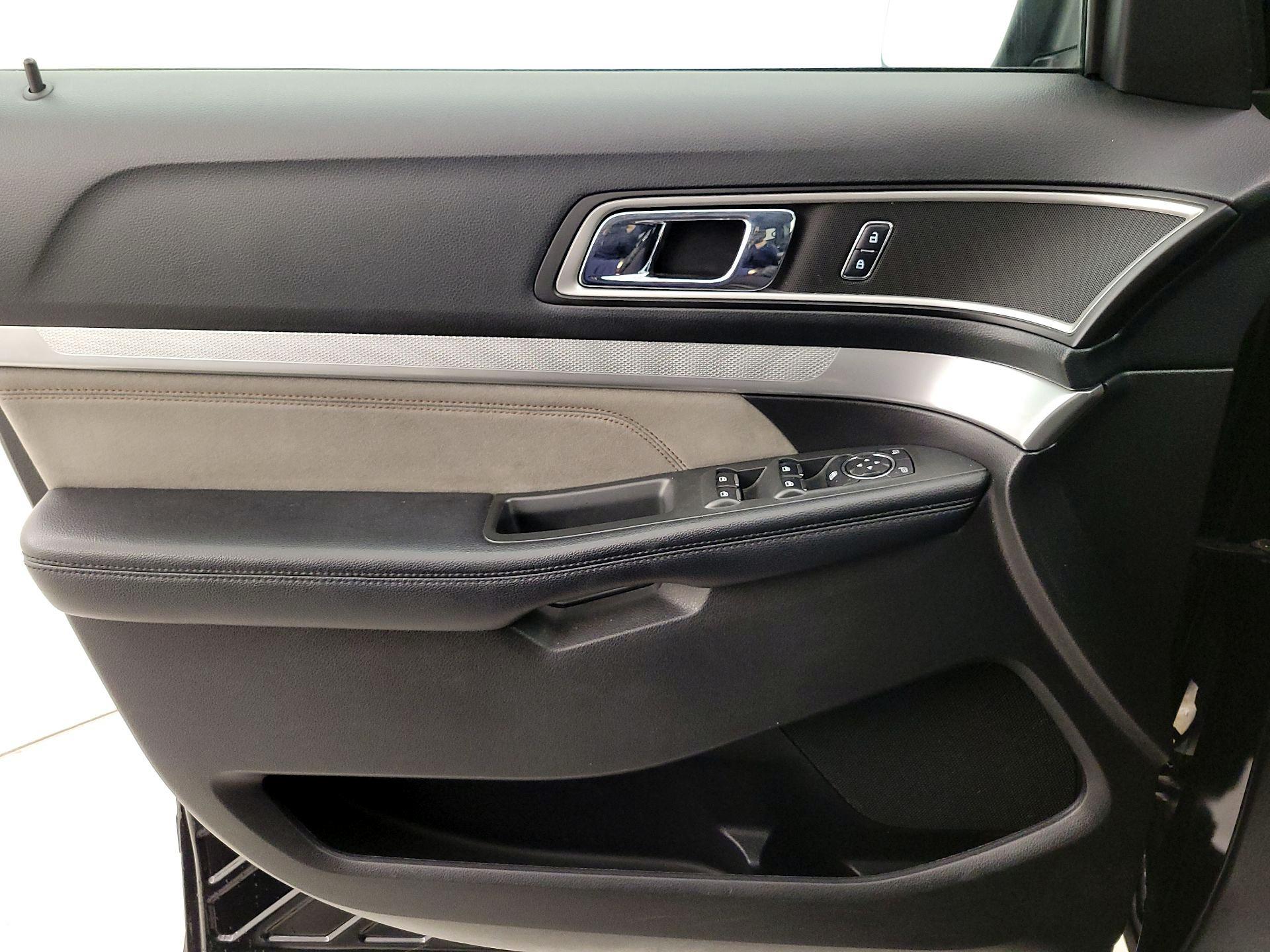 Thumbnail: 2017 Ford Explorer - 12