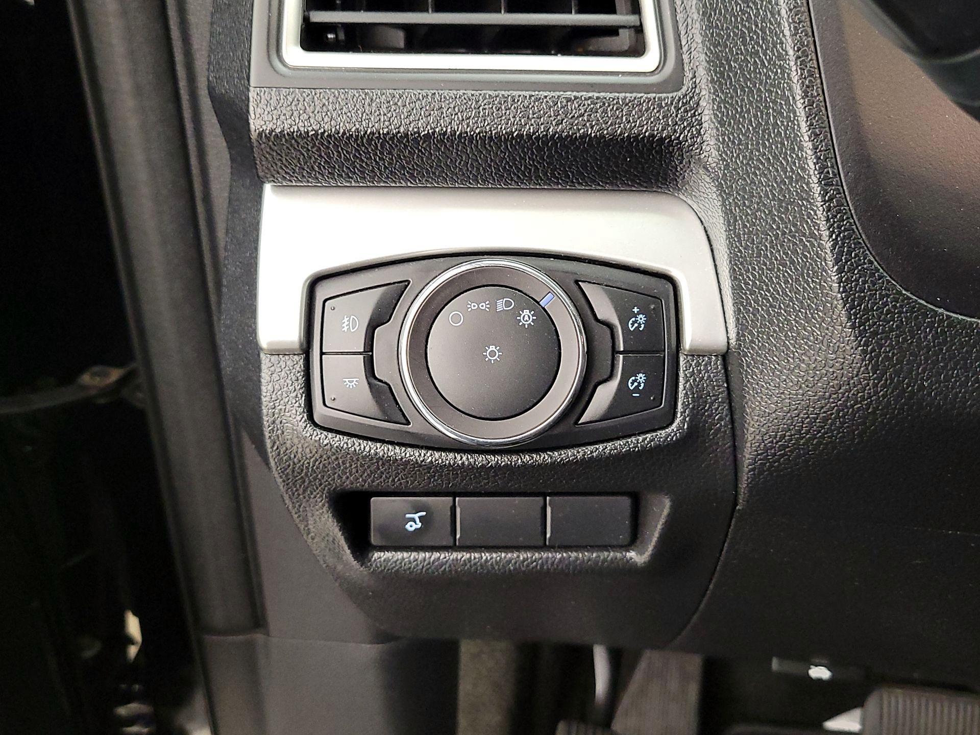 Thumbnail: 2017 Ford Explorer - 13